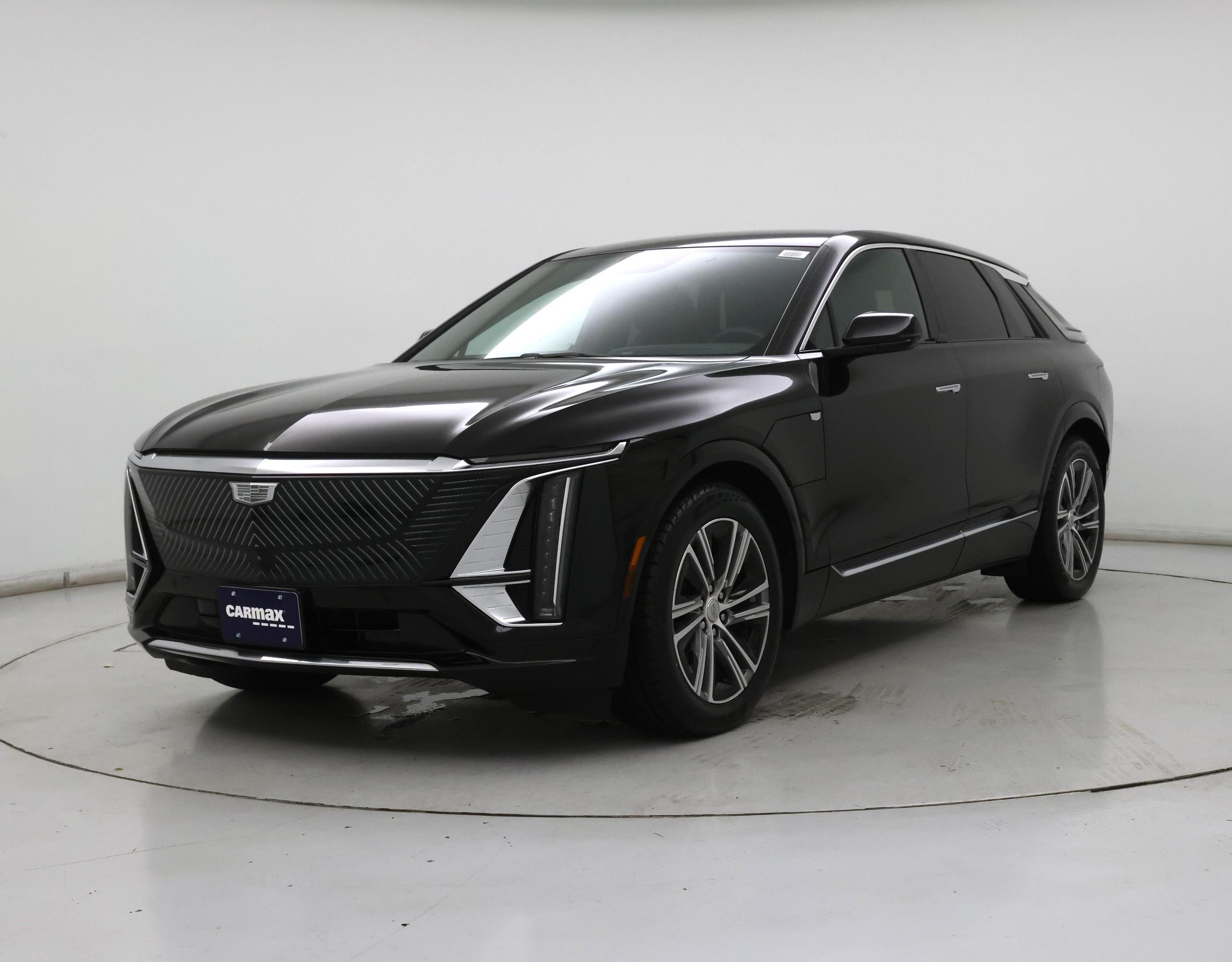 Thumbnail: 2023 Cadillac Lyriq - 4