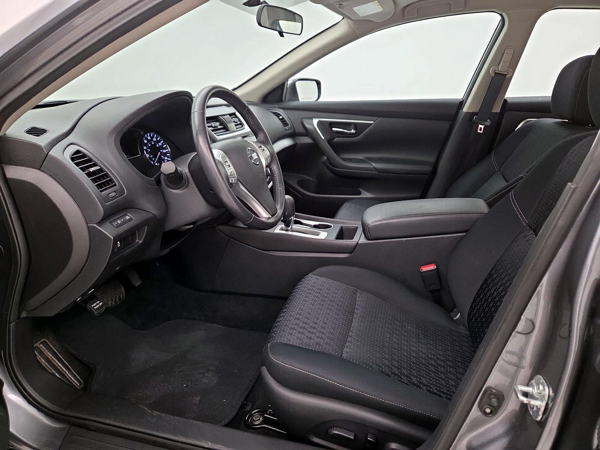 Thumbnail: 2016 Nissan Altima - 11