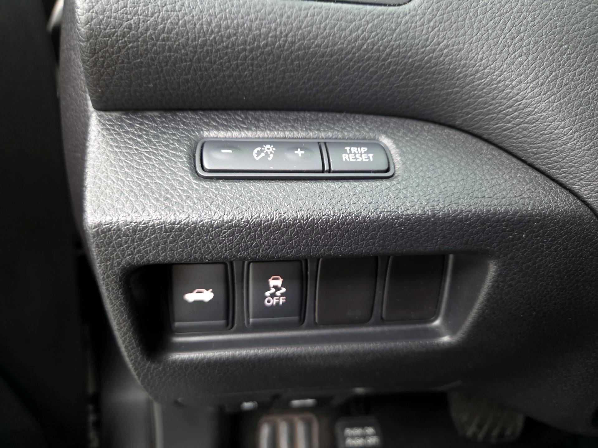 Thumbnail: 2016 Nissan Altima - 13