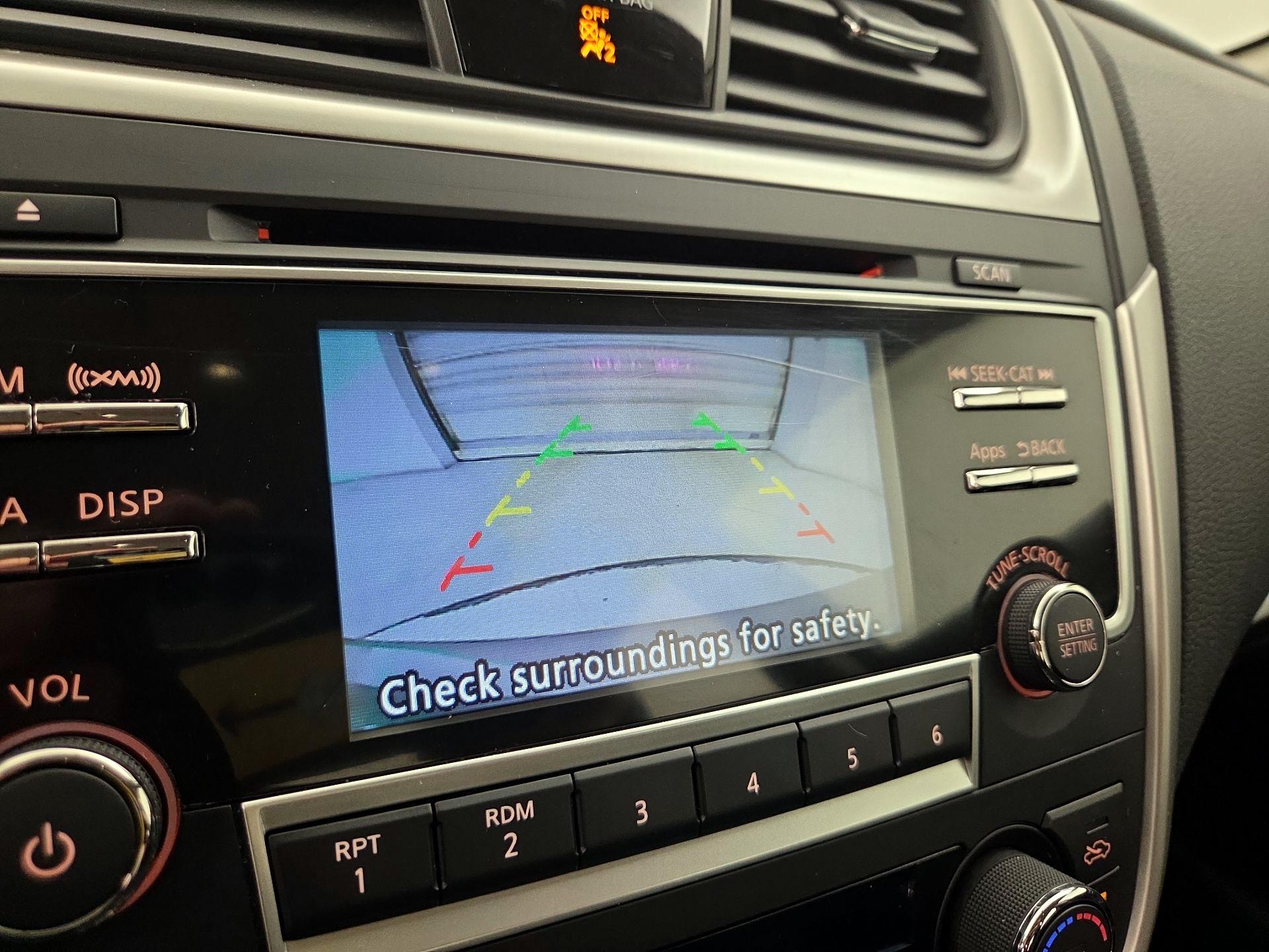 Thumbnail: 2016 Nissan Altima - 14