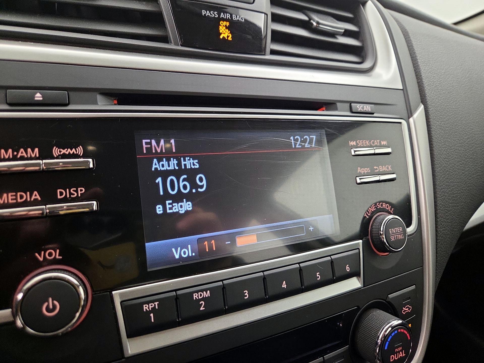 Thumbnail: 2016 Nissan Altima - 15