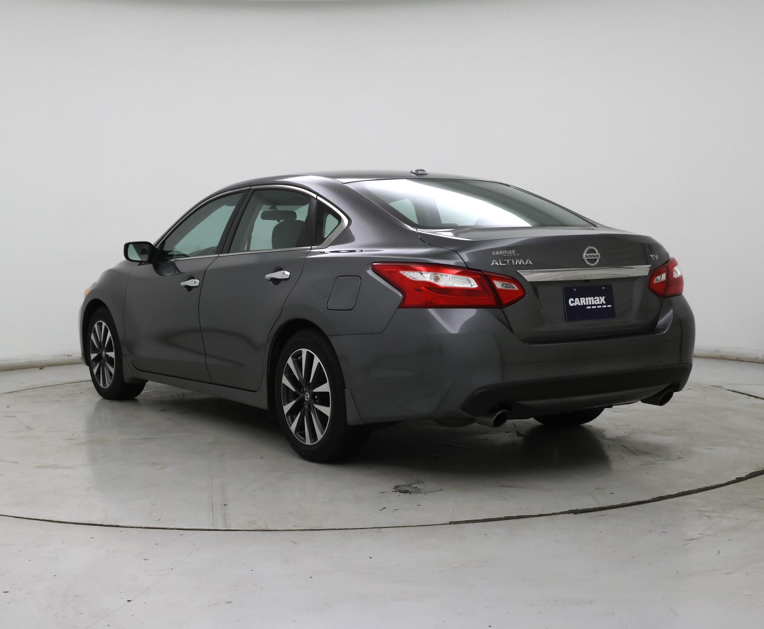 Thumbnail: 2016 Nissan Altima - 2