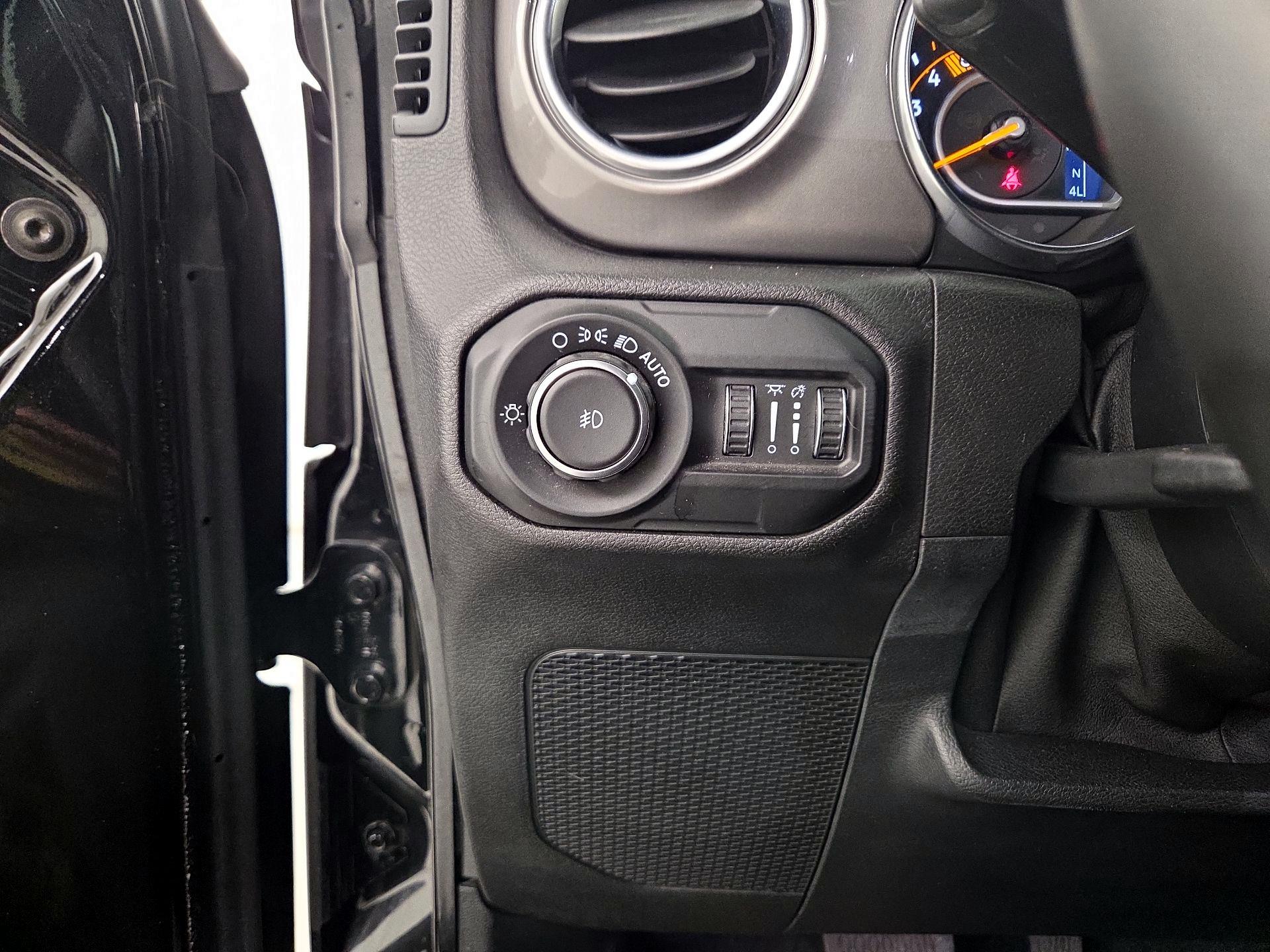 Thumbnail: 2020 Jeep Wrangler - 13