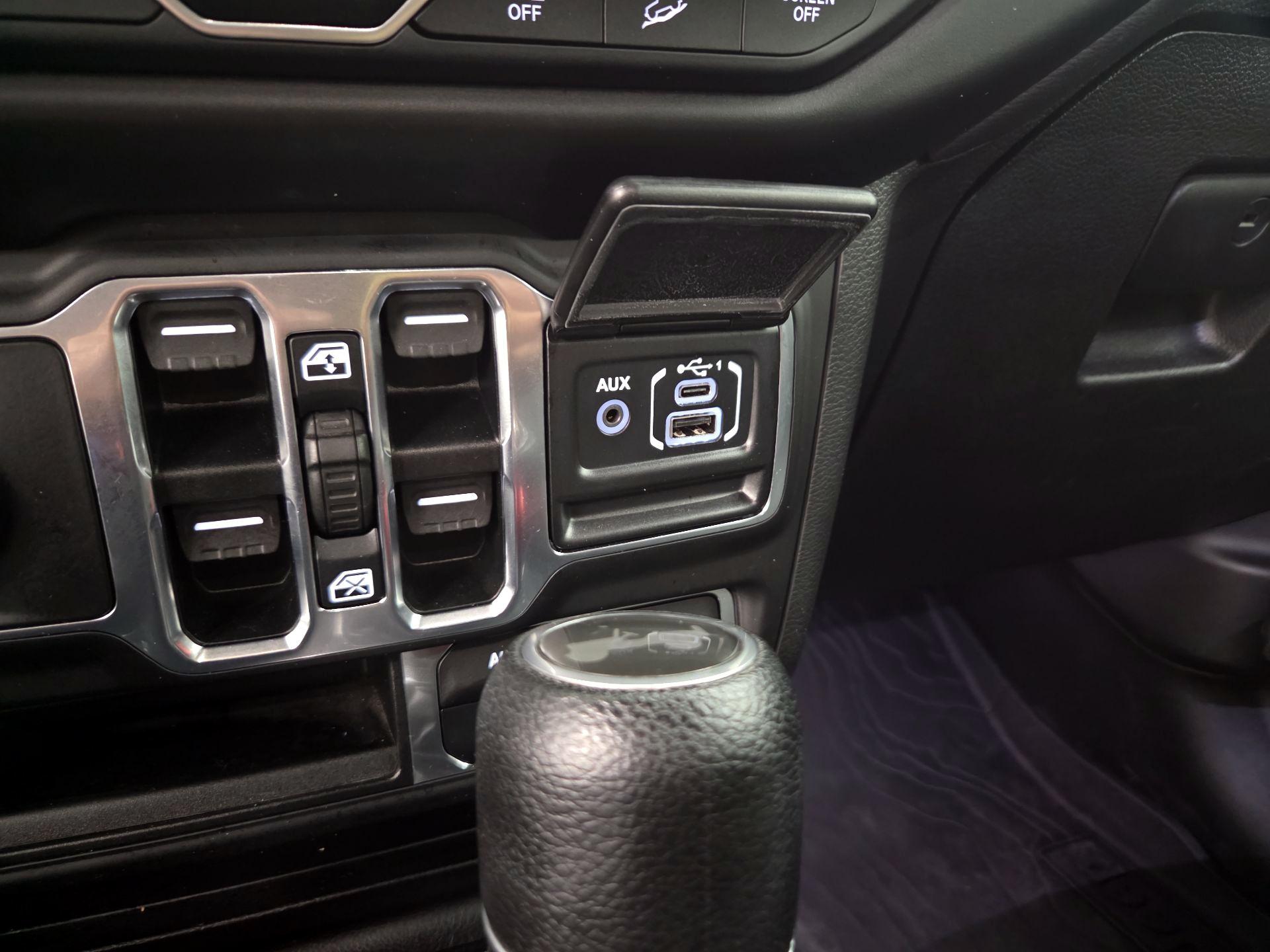 Thumbnail: 2020 Jeep Wrangler - 19