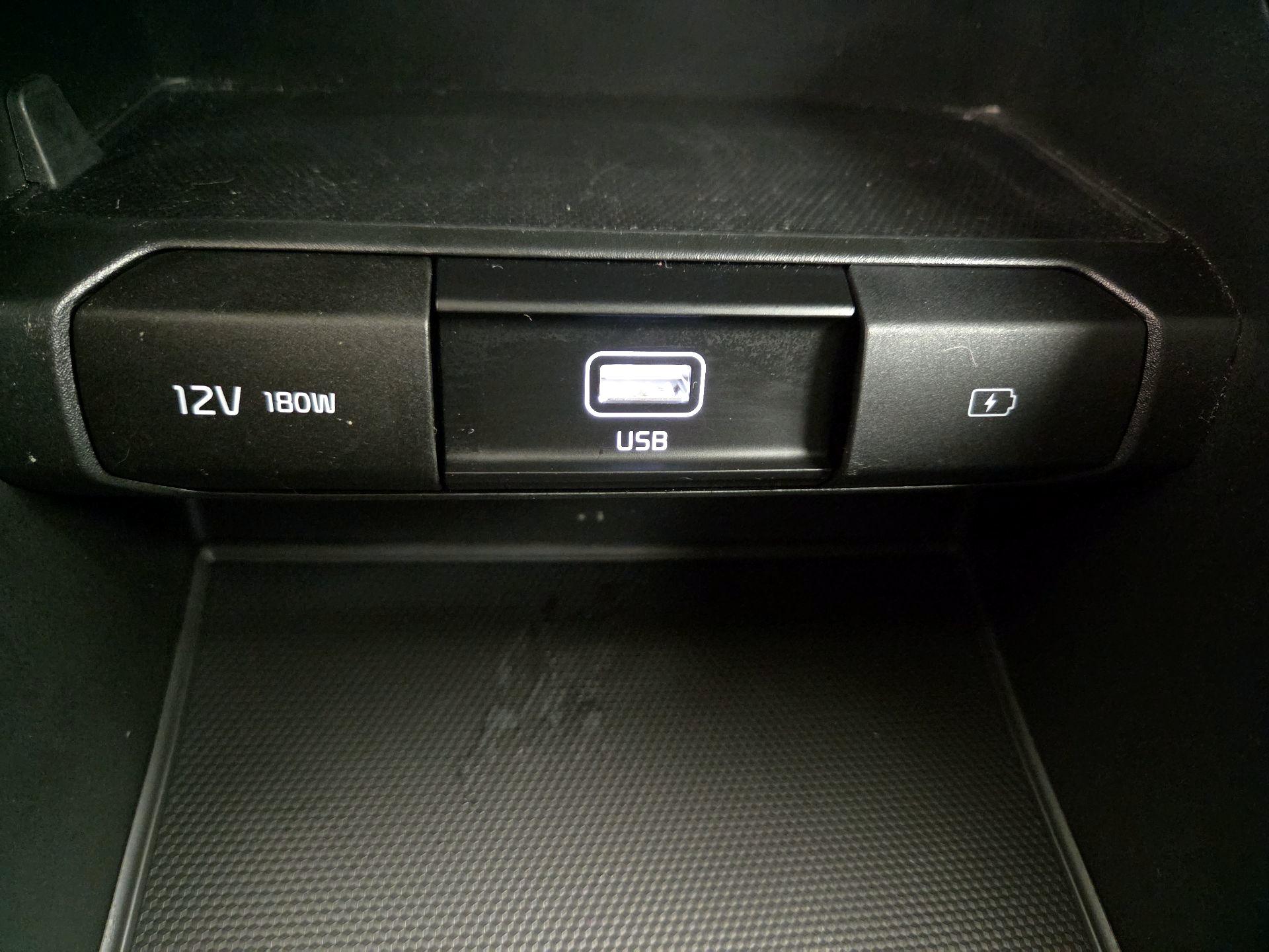 Thumbnail: 2021 Kia Telluride - 18