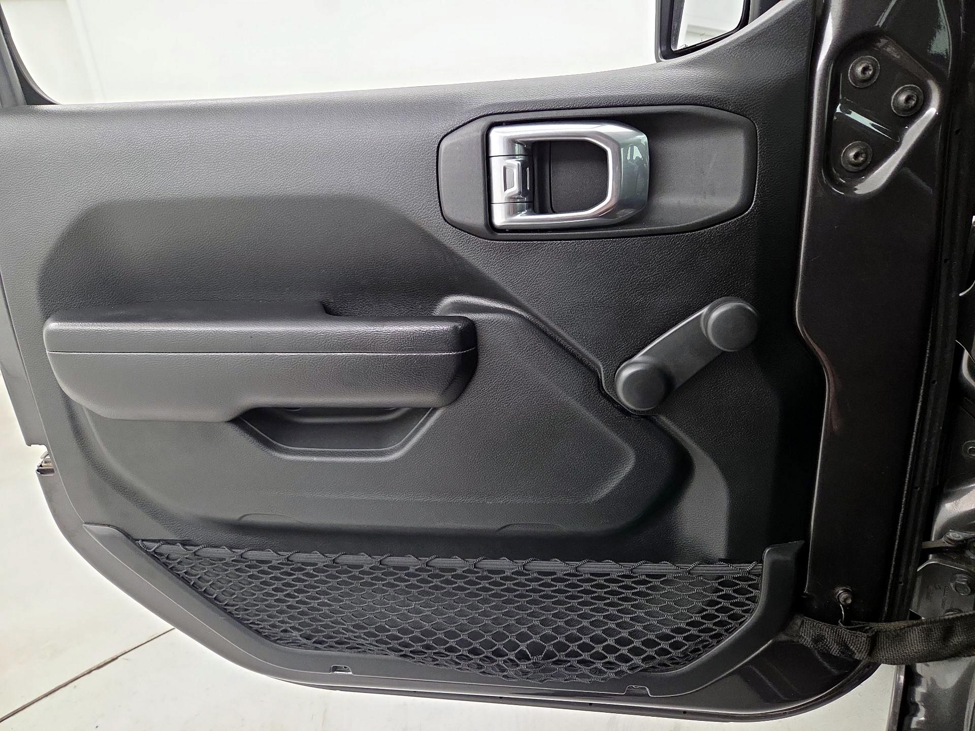 Thumbnail: 2021 Jeep Gladiator - 12