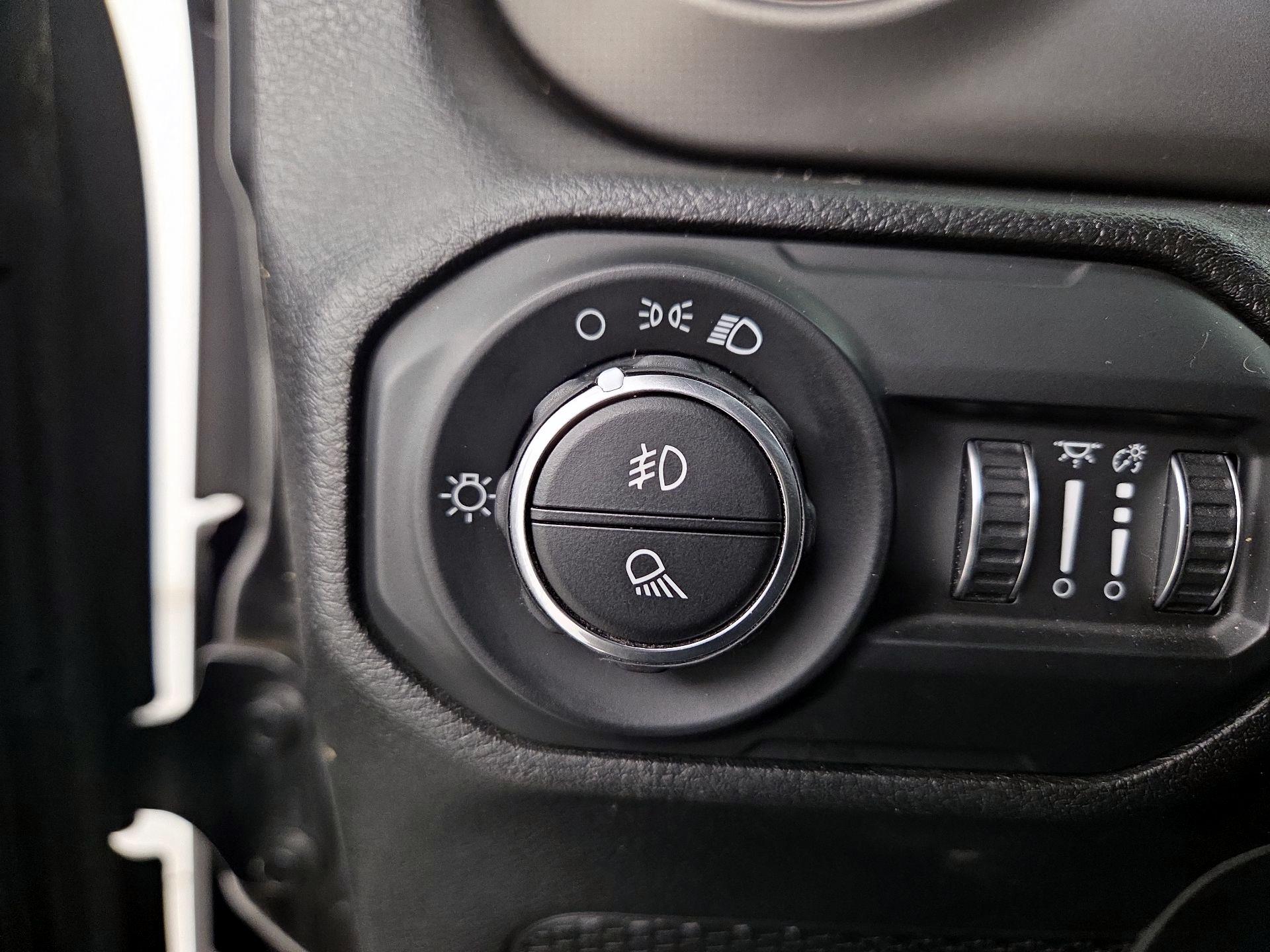 Thumbnail: 2021 Jeep Gladiator - 13