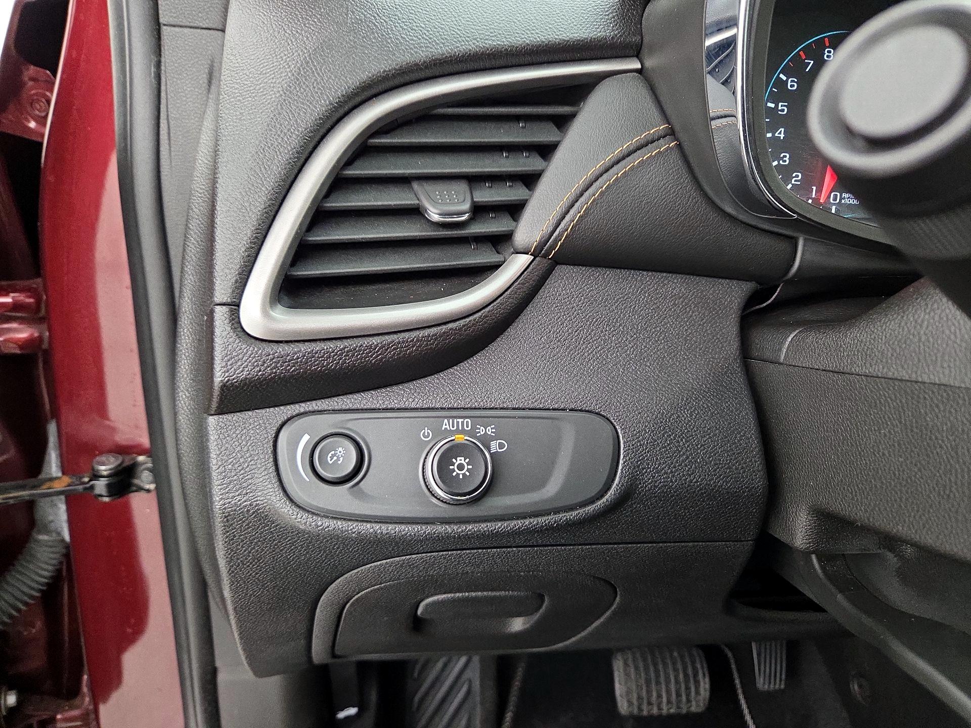 Thumbnail: 2017 Chevrolet Trax - 13