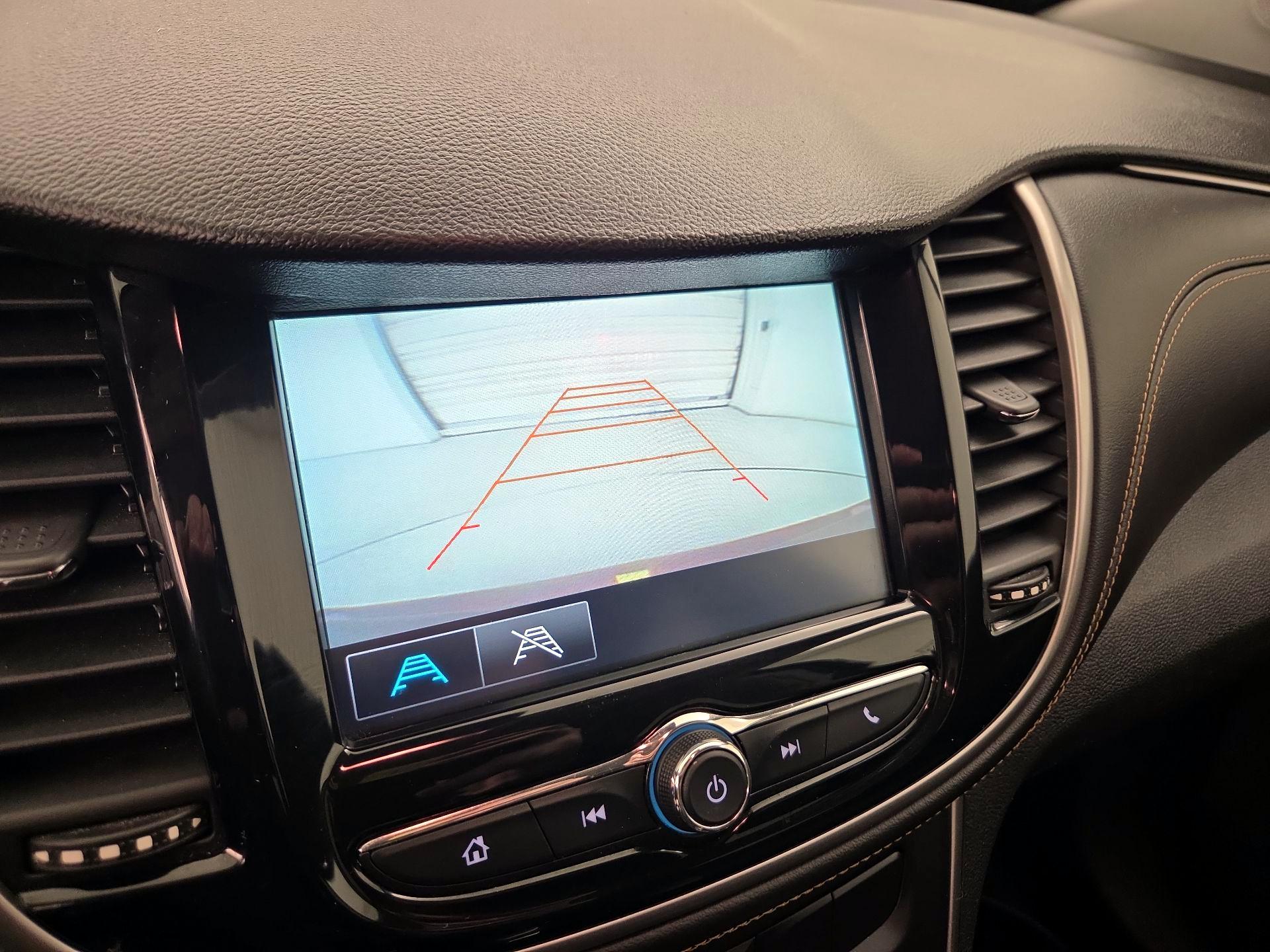 Thumbnail: 2017 Chevrolet Trax - 14