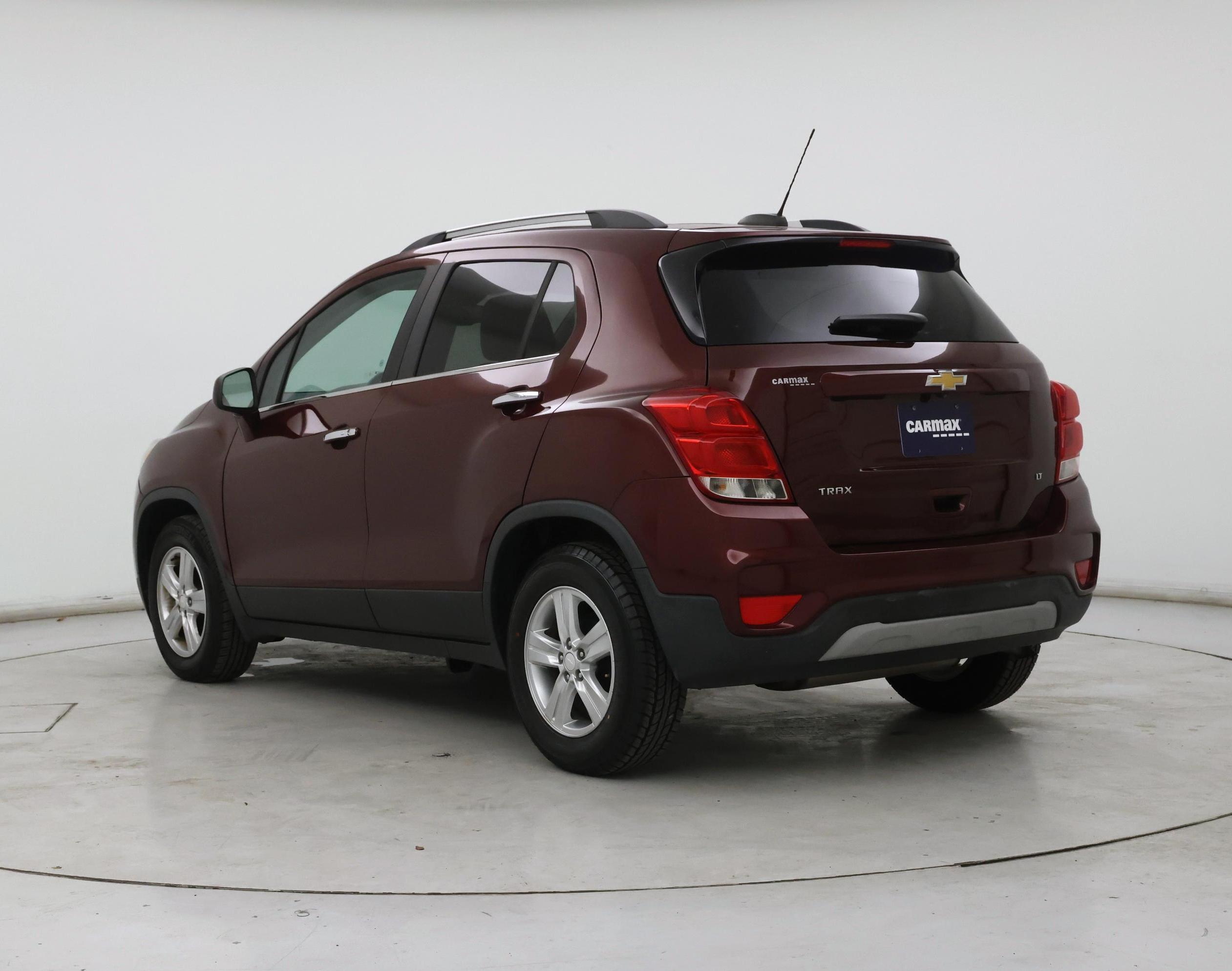 Thumbnail: 2017 Chevrolet Trax - 2