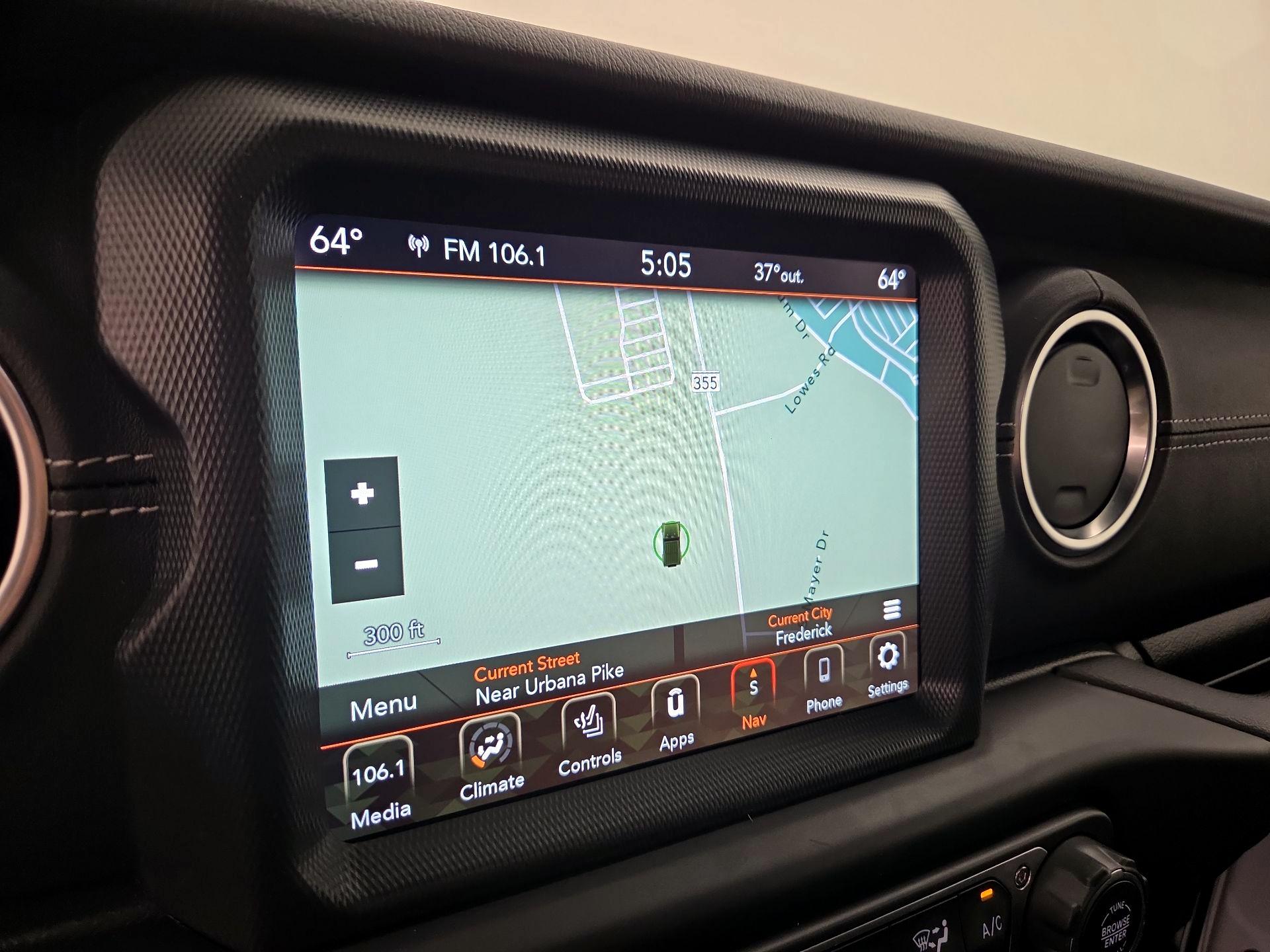 Thumbnail: 2022 Jeep Wrangler - 14