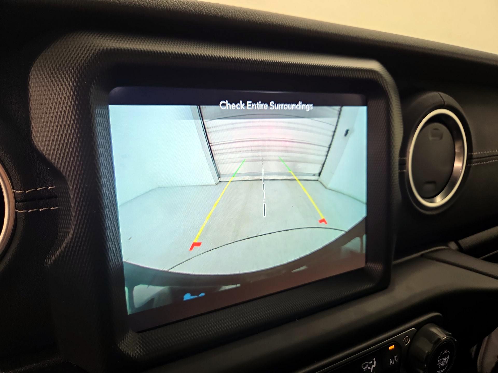 Thumbnail: 2022 Jeep Wrangler - 15