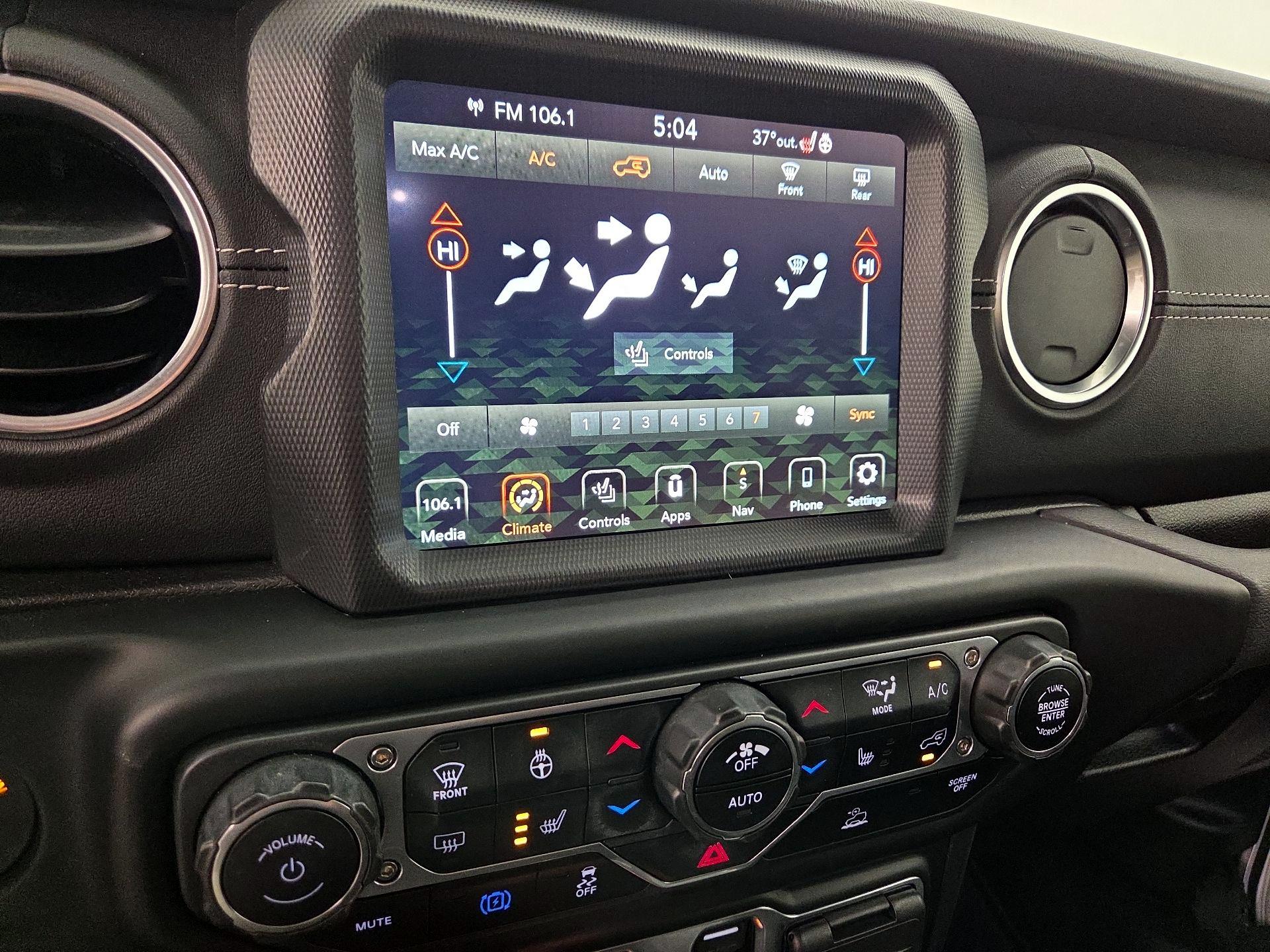 Thumbnail: 2022 Jeep Wrangler - 17