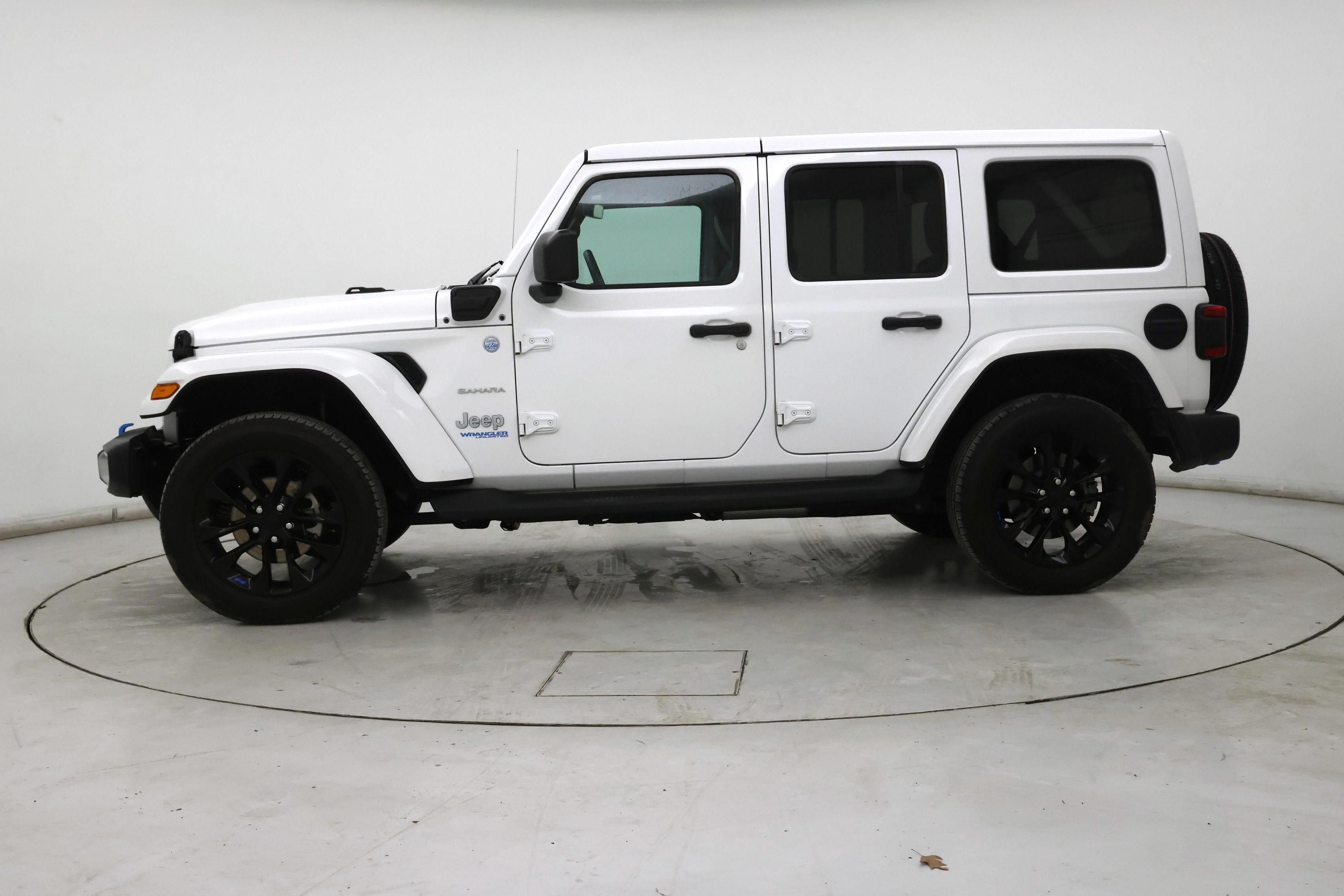 Thumbnail: 2022 Jeep Wrangler - 3