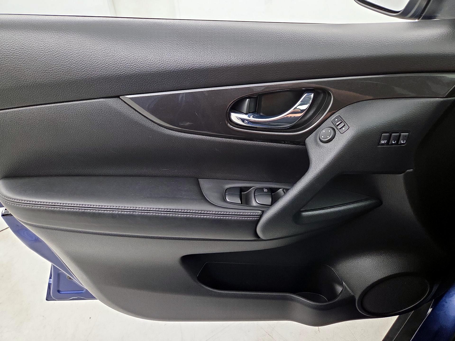 Thumbnail: 2020 Nissan Rogue - 12