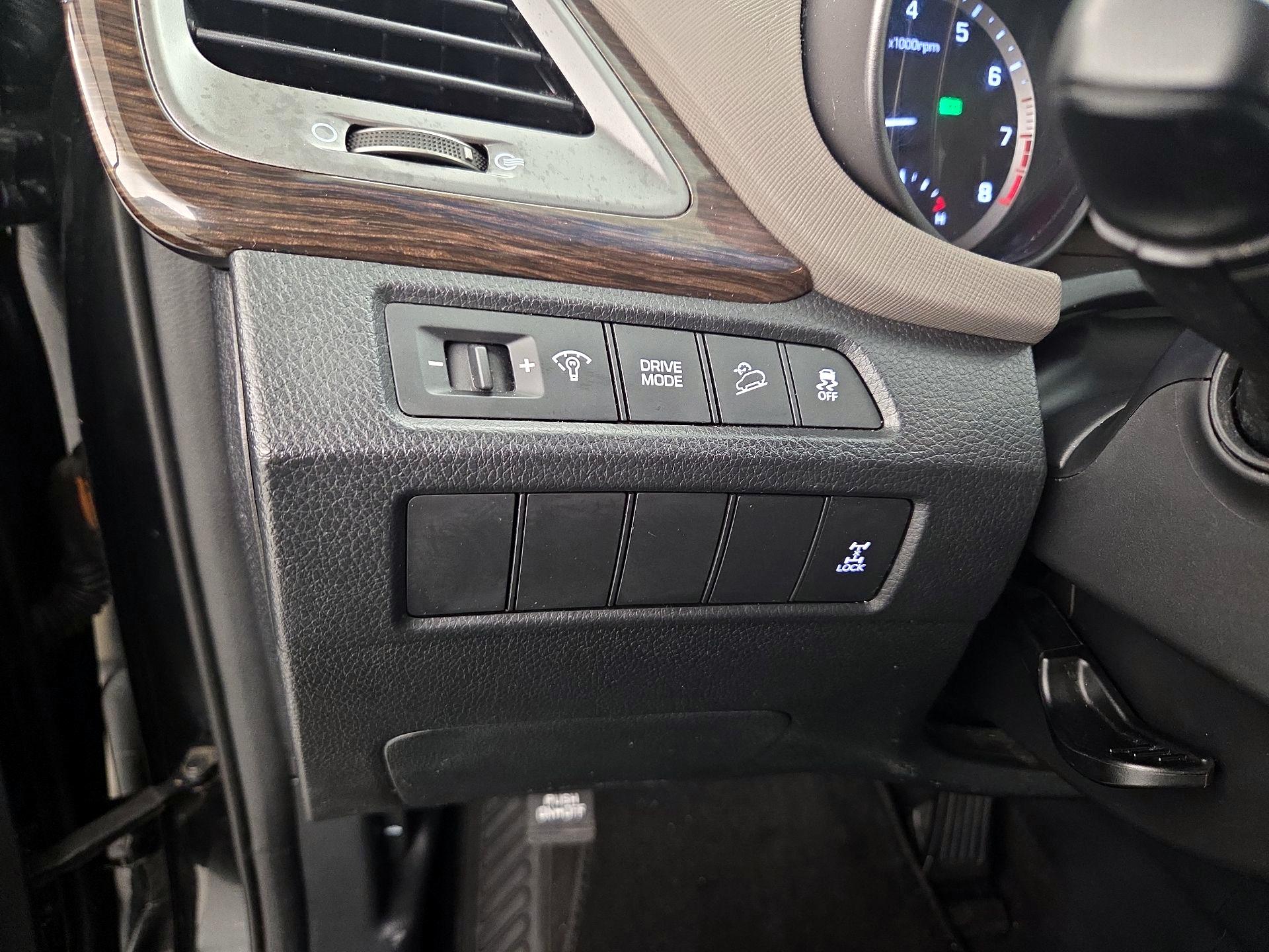 Thumbnail: 2018 Hyundai Santa Fe - 13