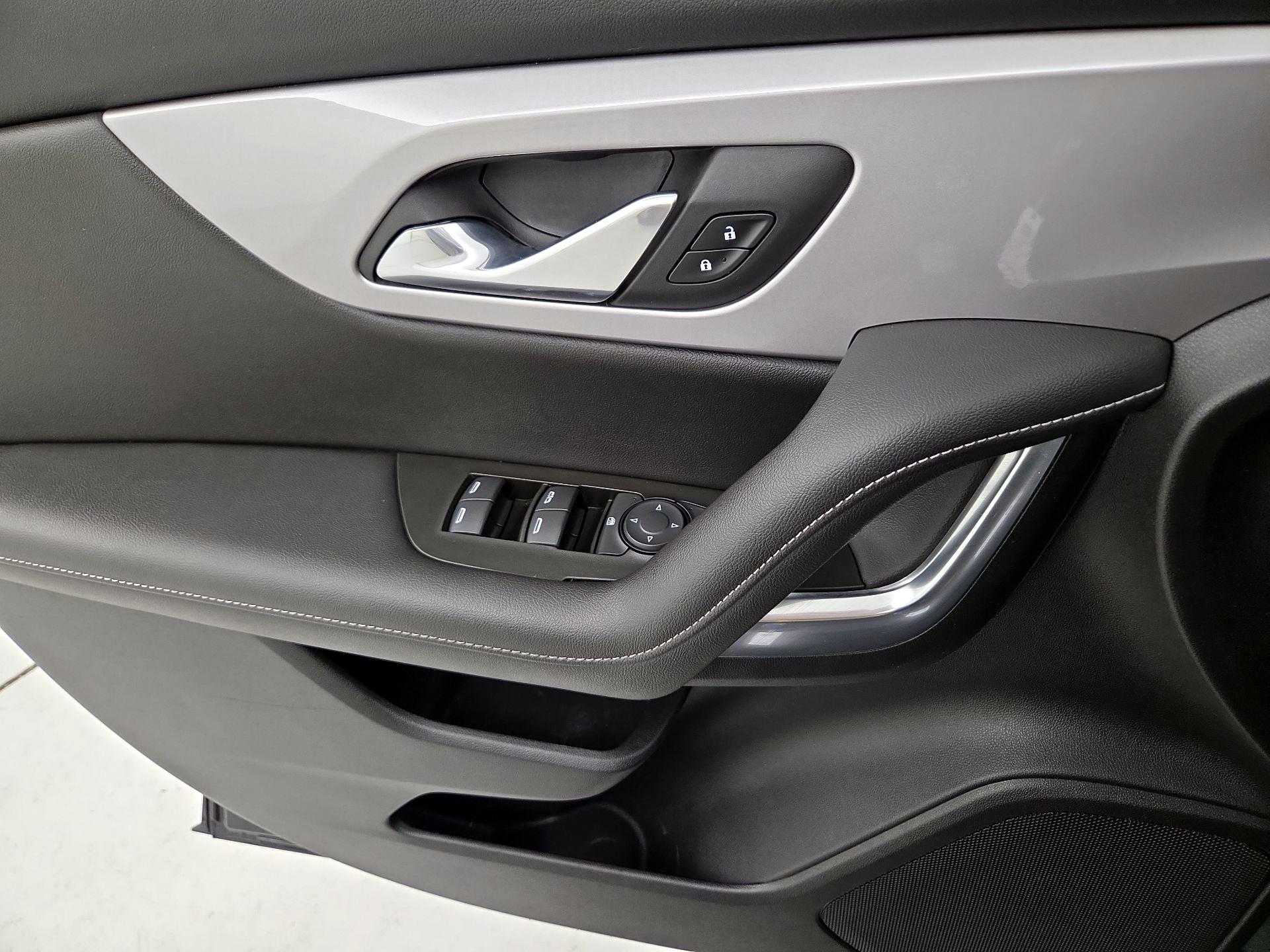 Thumbnail: 2023 Chevrolet Blazer - 12