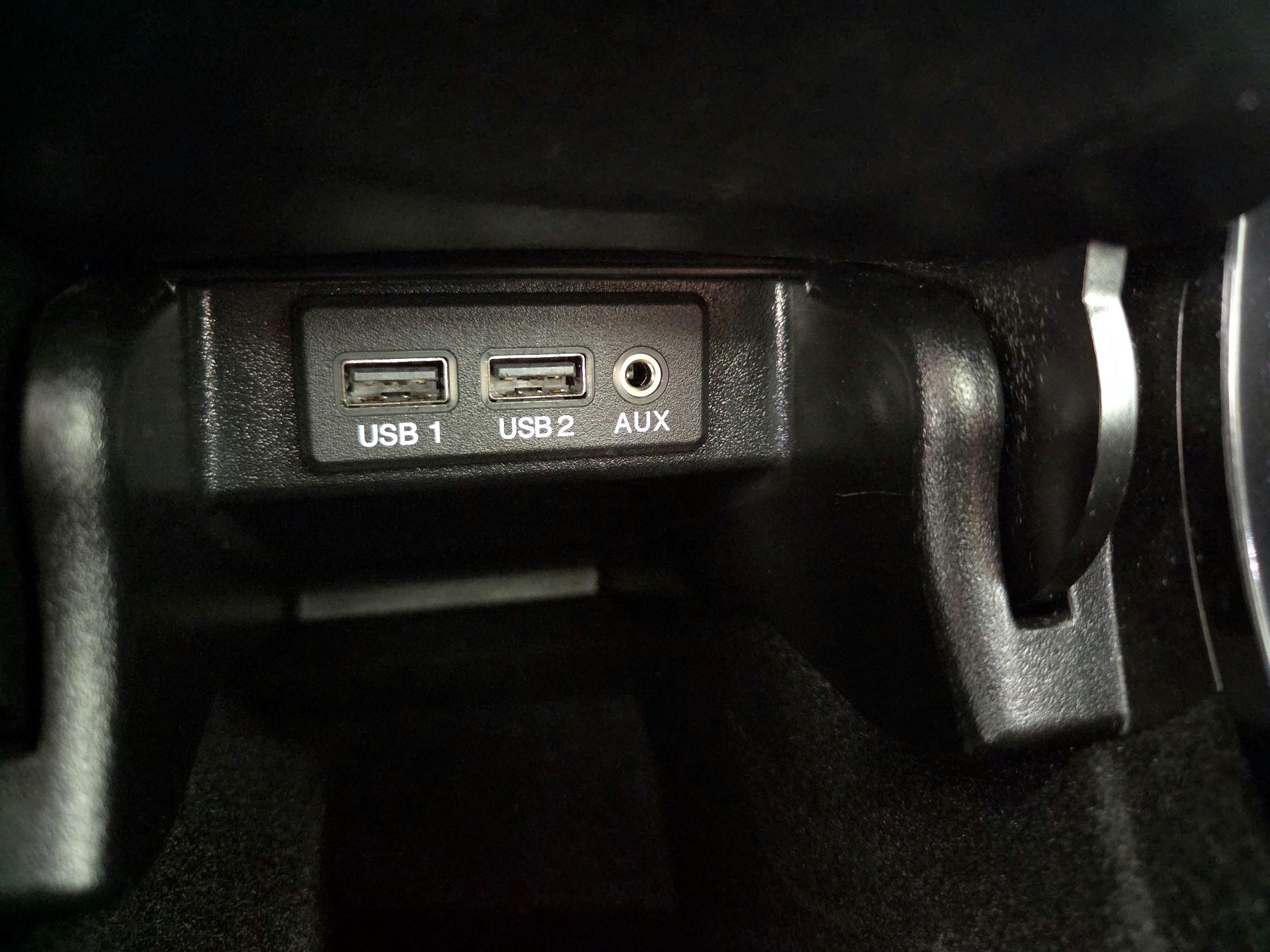 Thumbnail: 2017 Nissan Maxima - 19