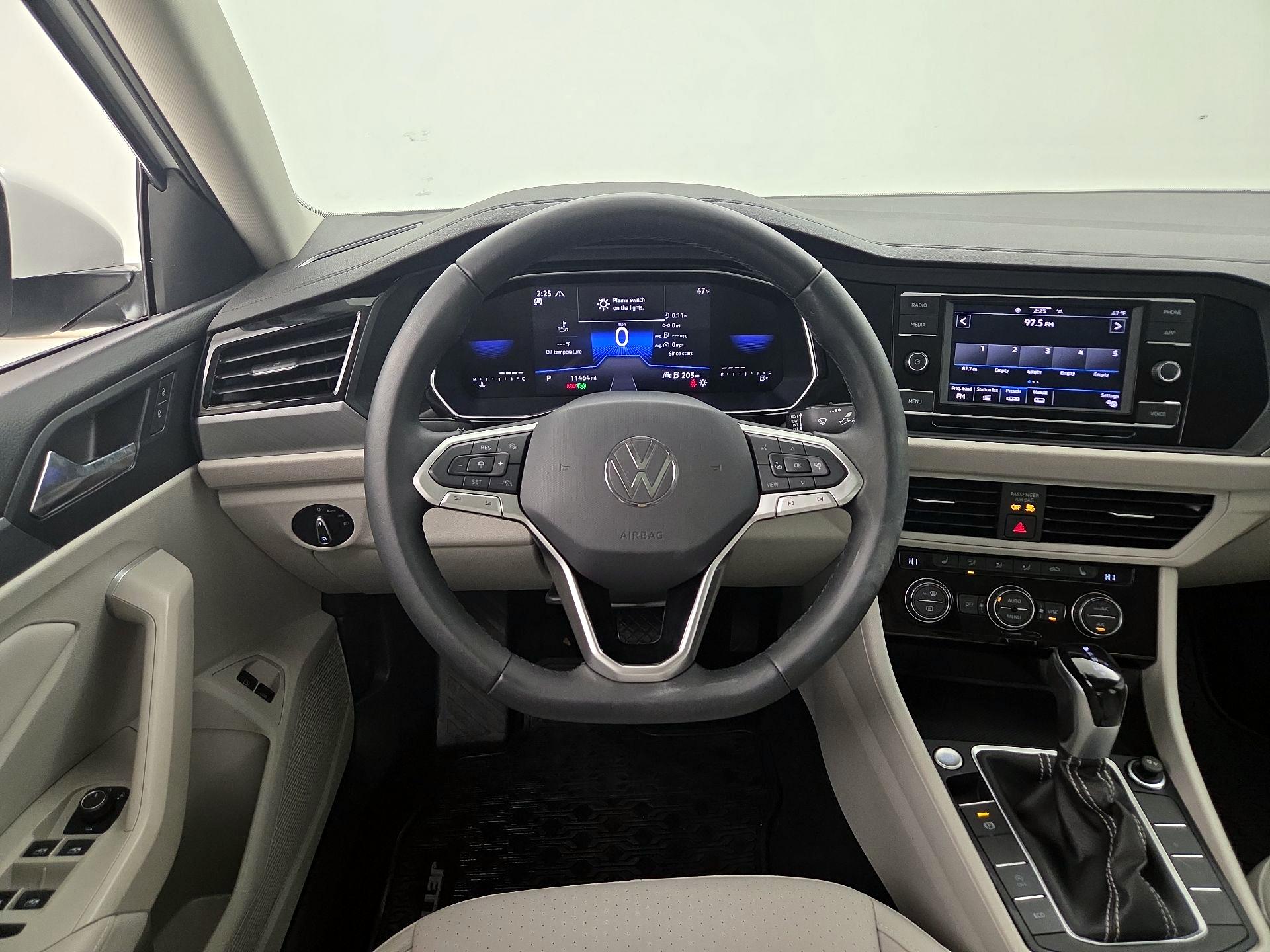 Thumbnail: 2024 Volkswagen Jetta - 10