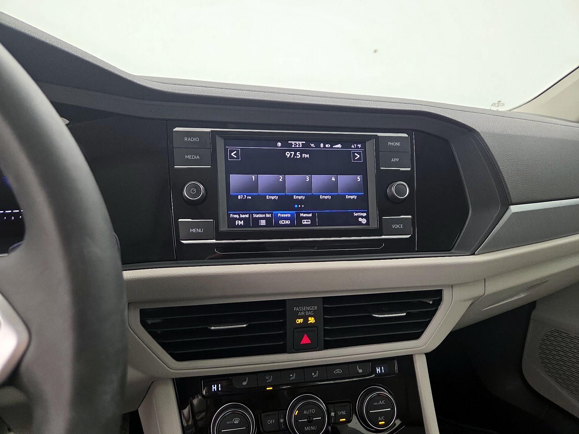 Thumbnail: 2024 Volkswagen Jetta - 15