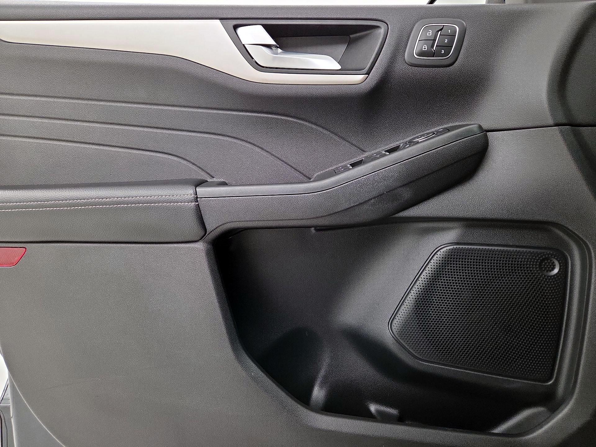 Thumbnail: 2022 Ford Escape - 12