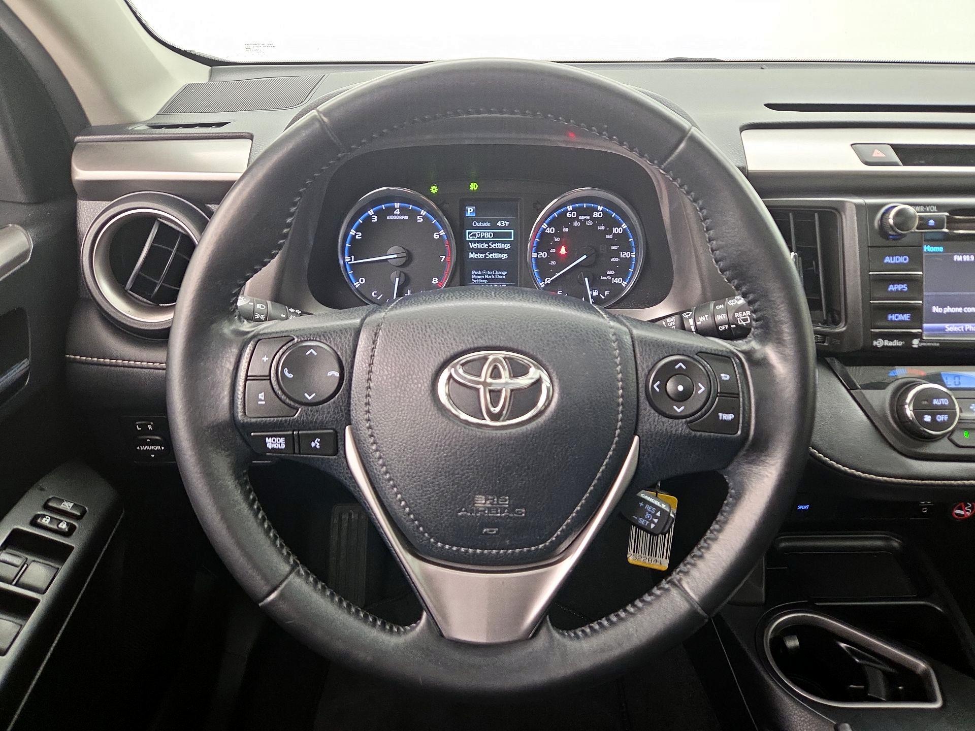 Thumbnail: 2016 Toyota RAV4 - 10
