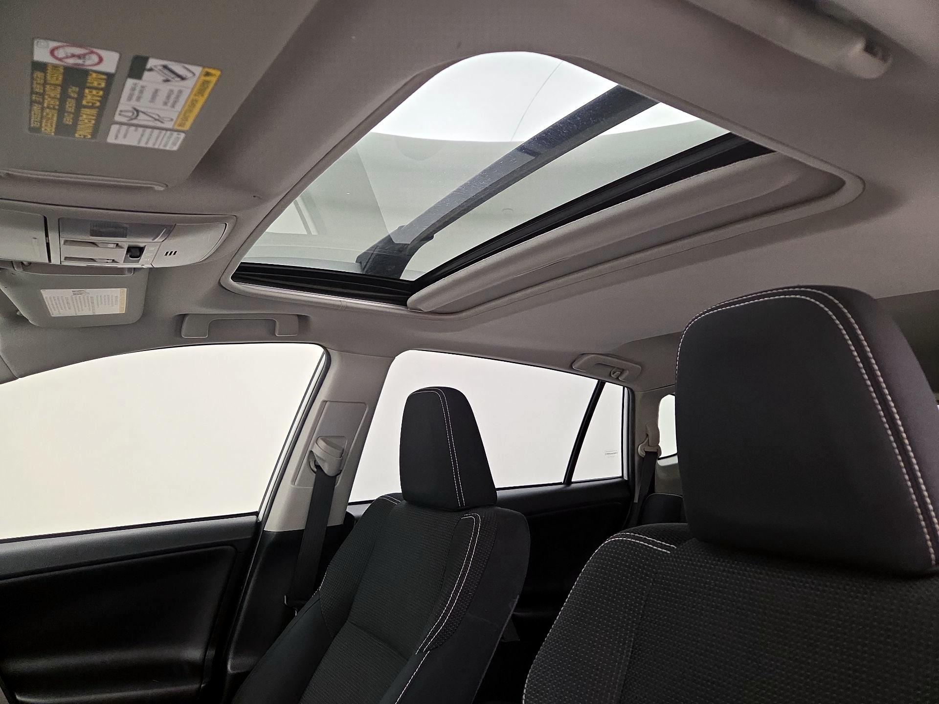 Thumbnail: 2016 Toyota RAV4 - 19