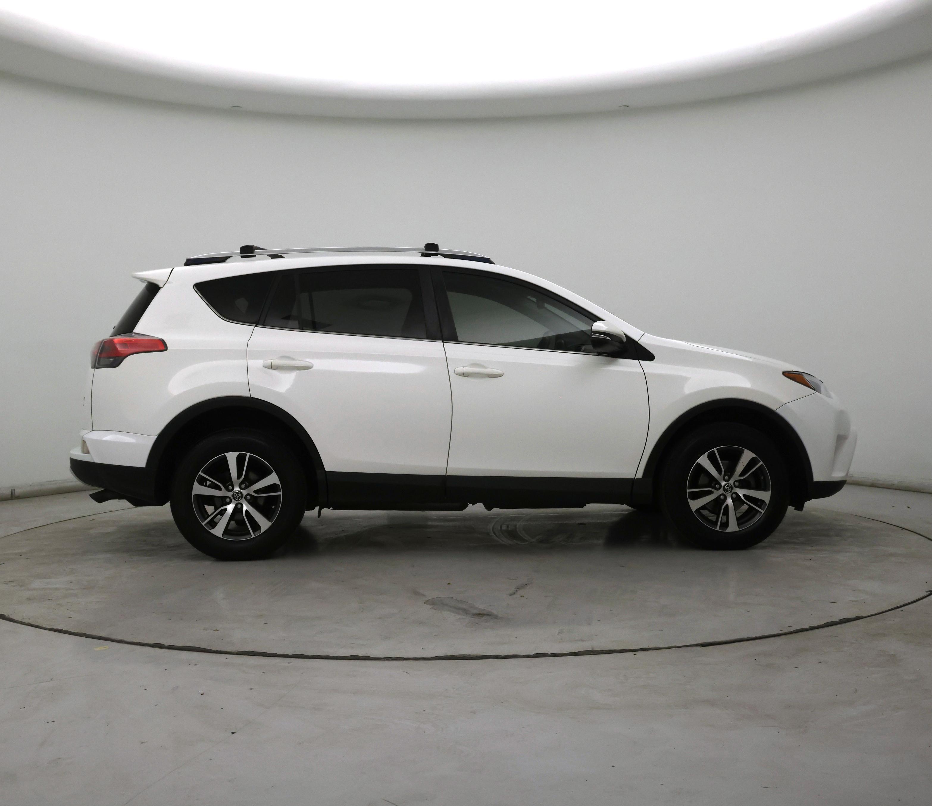 Thumbnail: 2016 Toyota RAV4 - 7