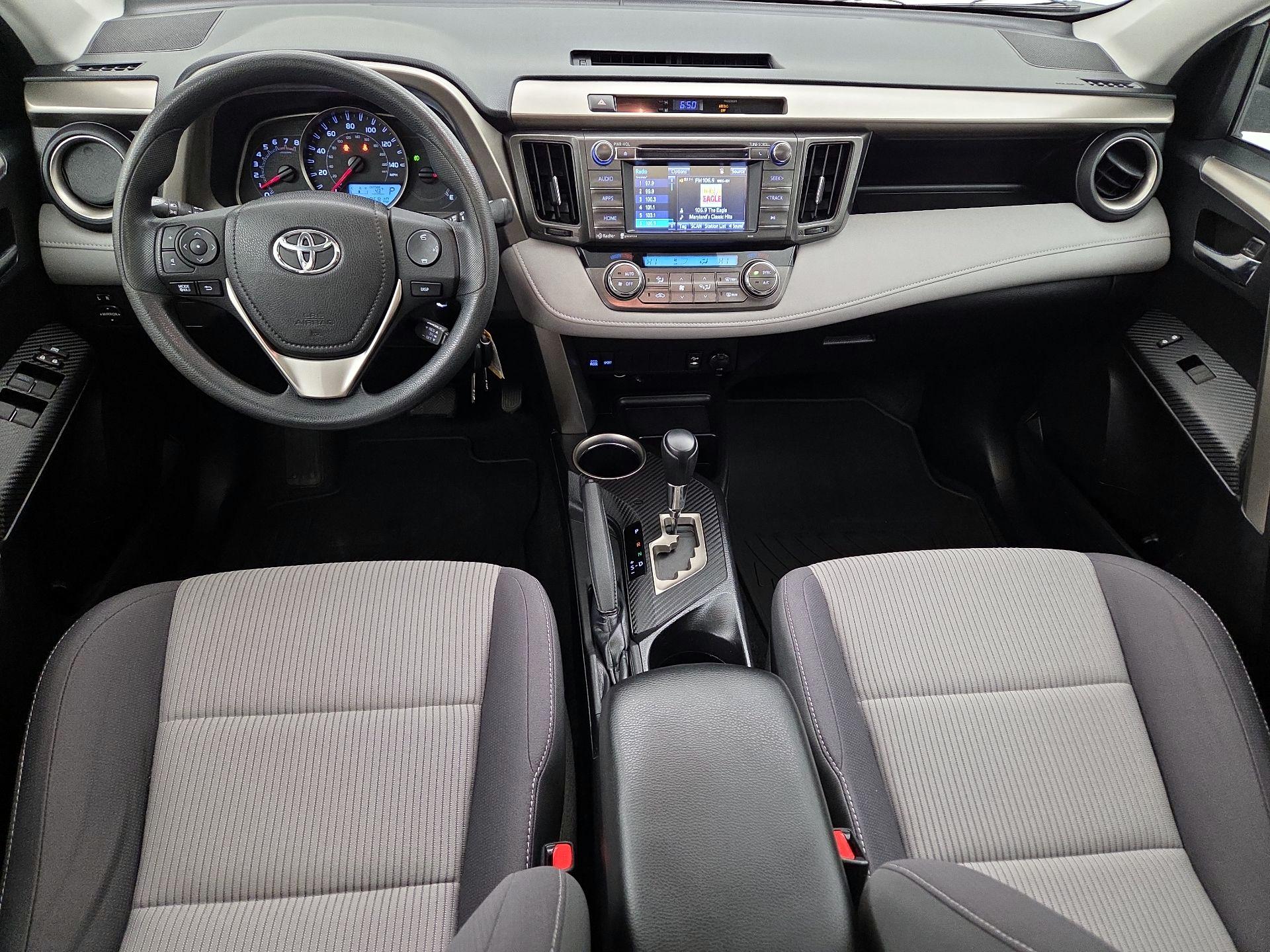 Thumbnail: 2015 Toyota RAV4 - 9