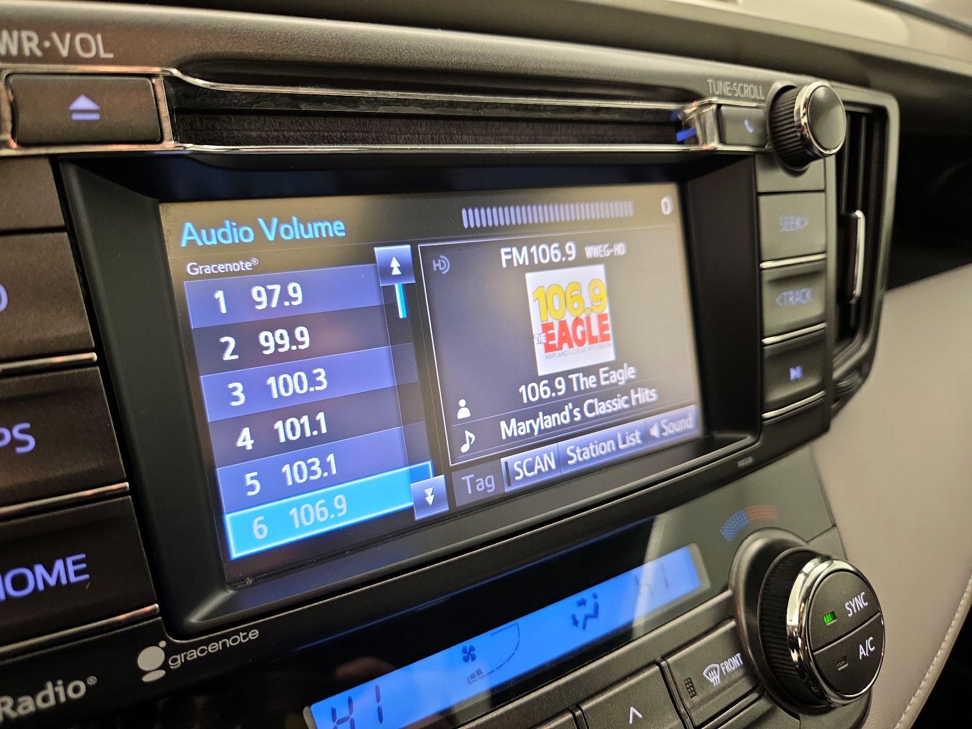 Thumbnail: 2015 Toyota RAV4 - 15