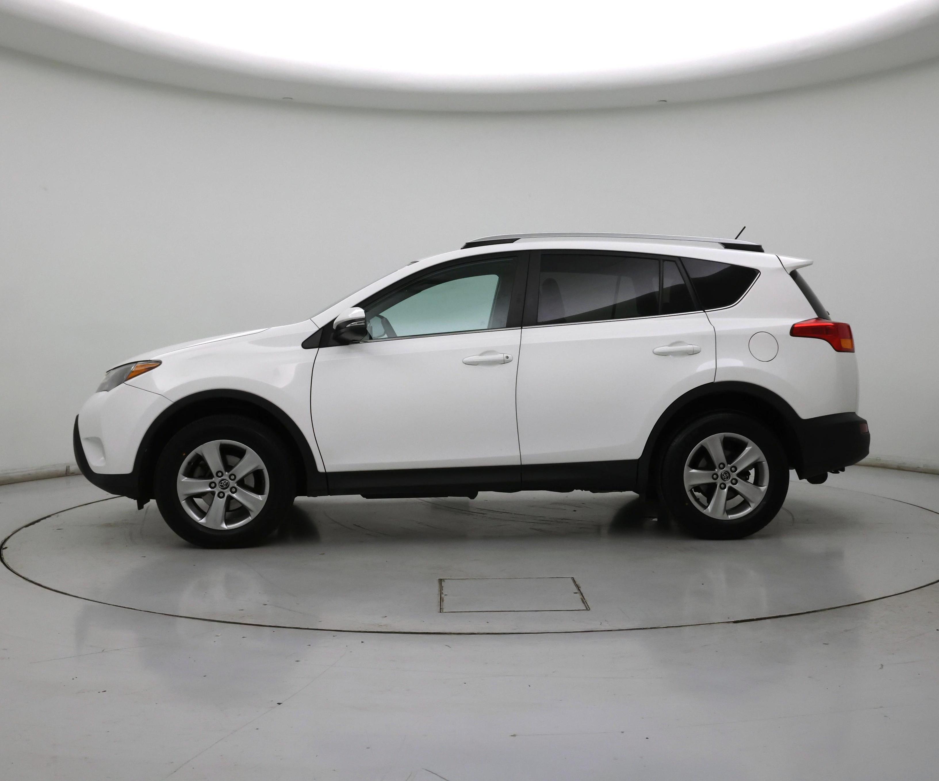 Thumbnail: 2015 Toyota RAV4 - 3