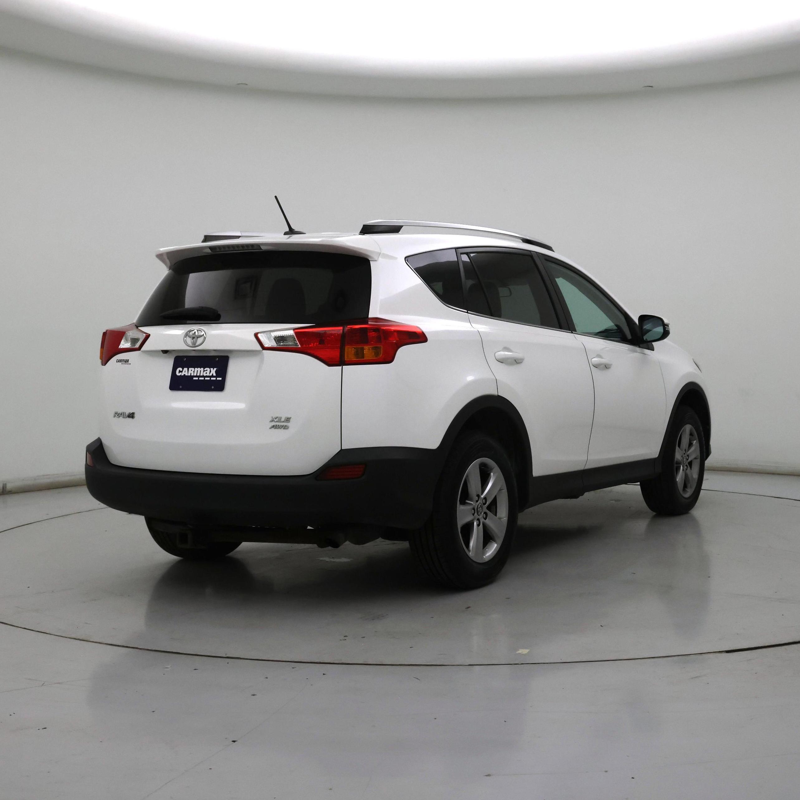 Thumbnail: 2015 Toyota RAV4 - 8