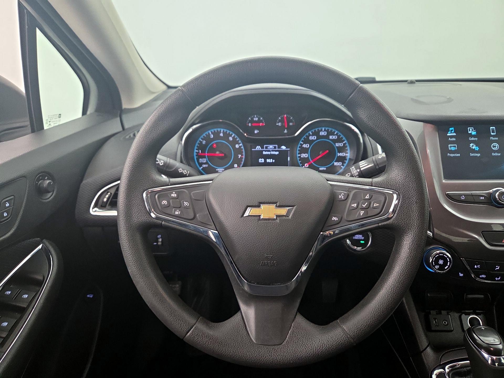 Thumbnail: 2018 Chevrolet Cruze - 10