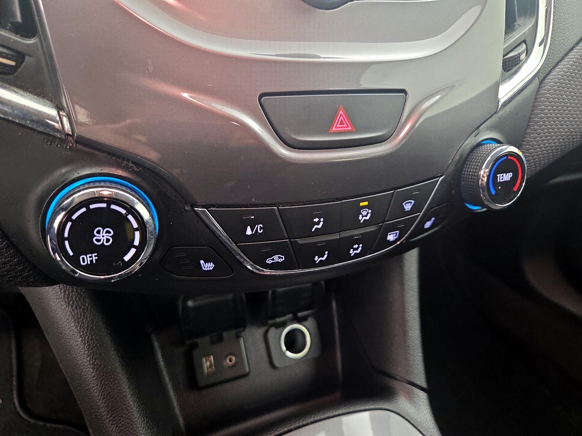 Thumbnail: 2018 Chevrolet Cruze - 16