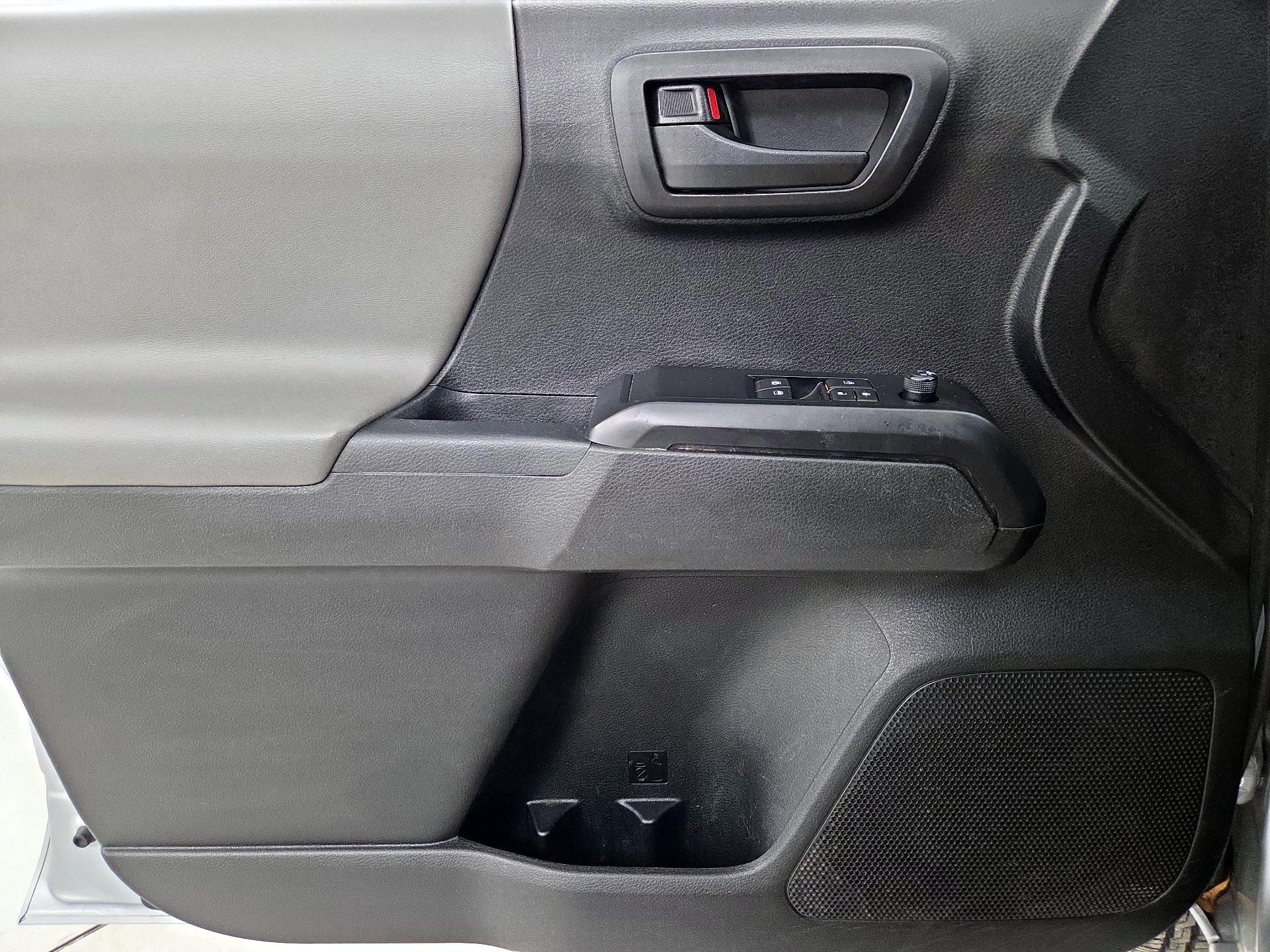 Thumbnail: 2022 Toyota Tacoma - 12