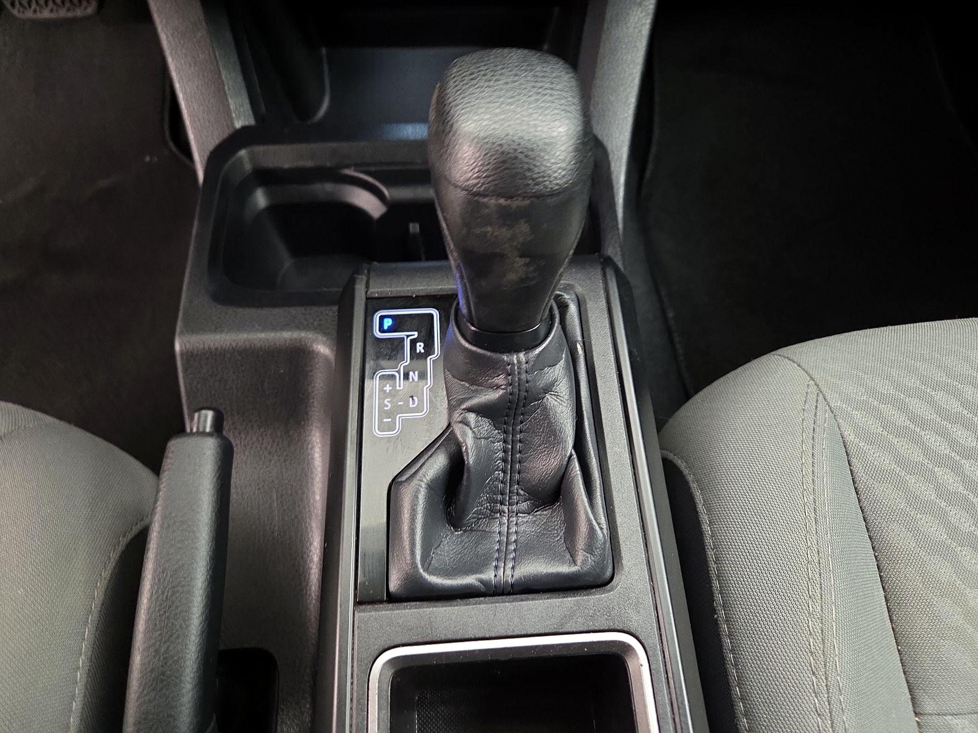 Thumbnail: 2022 Toyota Tacoma - 17