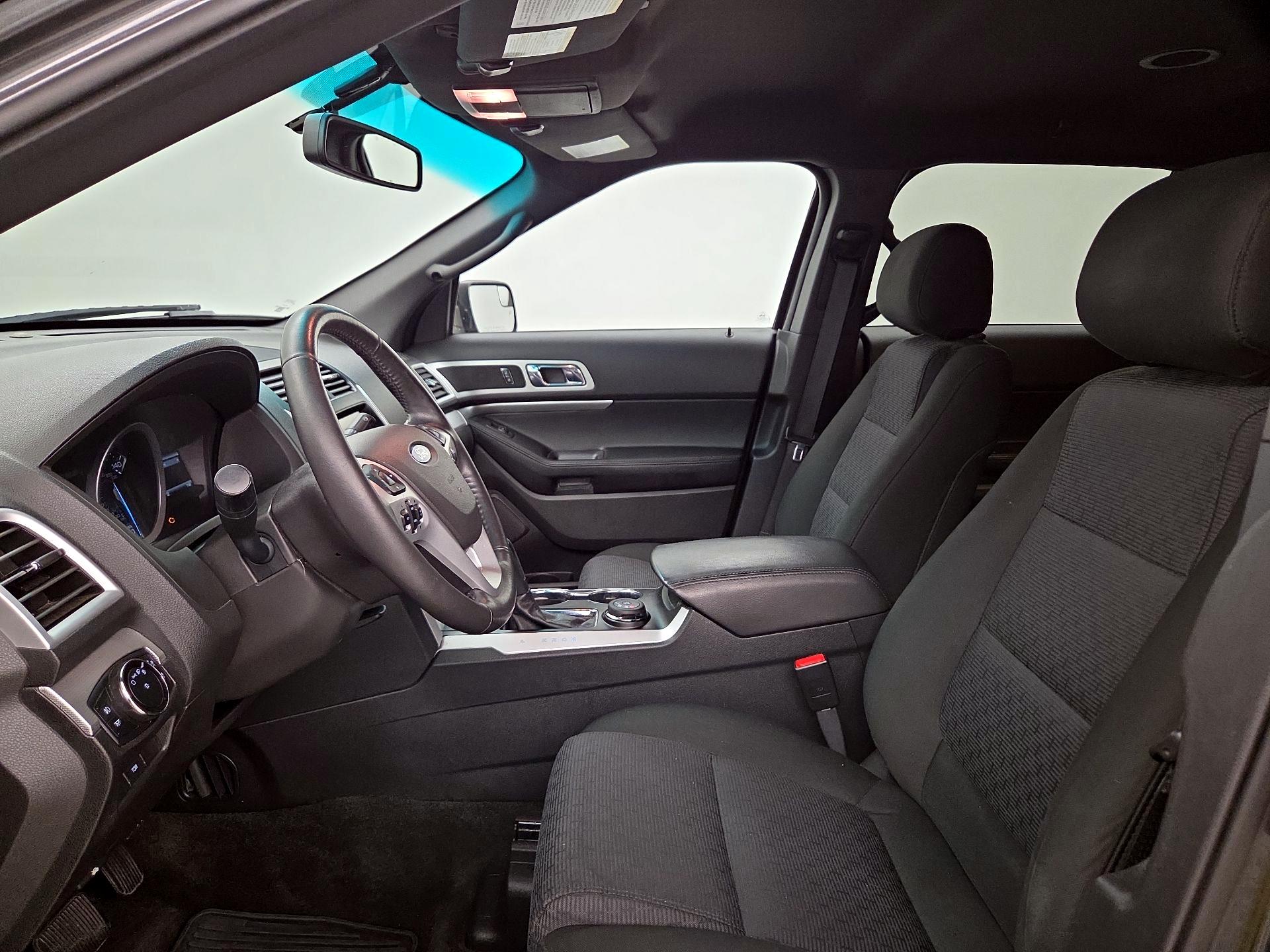 Thumbnail: 2015 Ford Explorer - 11