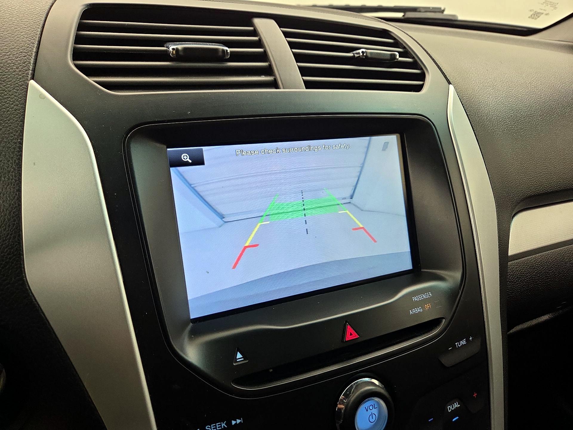 Thumbnail: 2015 Ford Explorer - 14