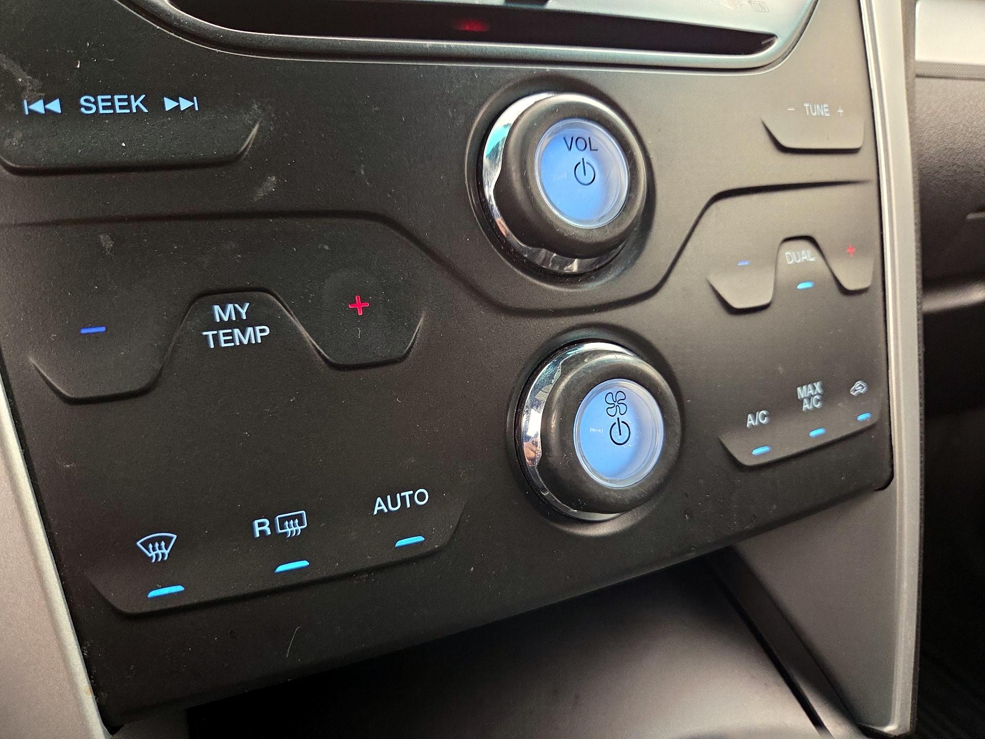 Thumbnail: 2015 Ford Explorer - 16