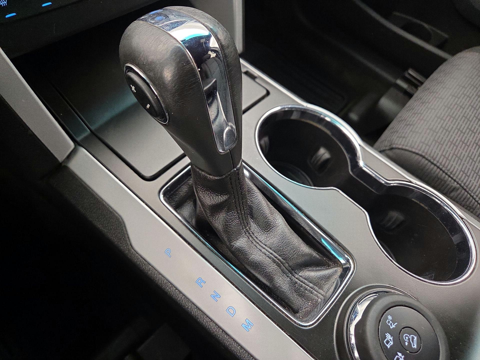 Thumbnail: 2015 Ford Explorer - 17