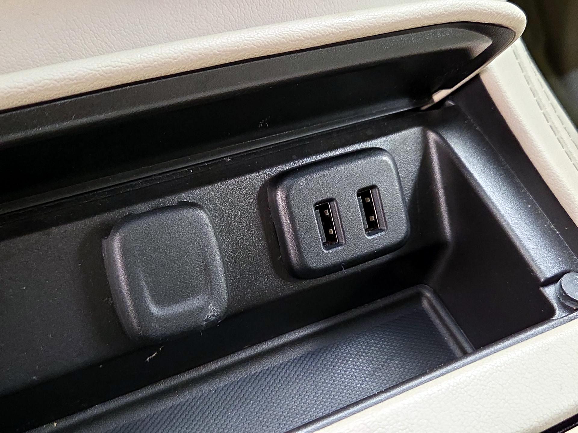 Thumbnail: 2016 GMC Yukon - 19