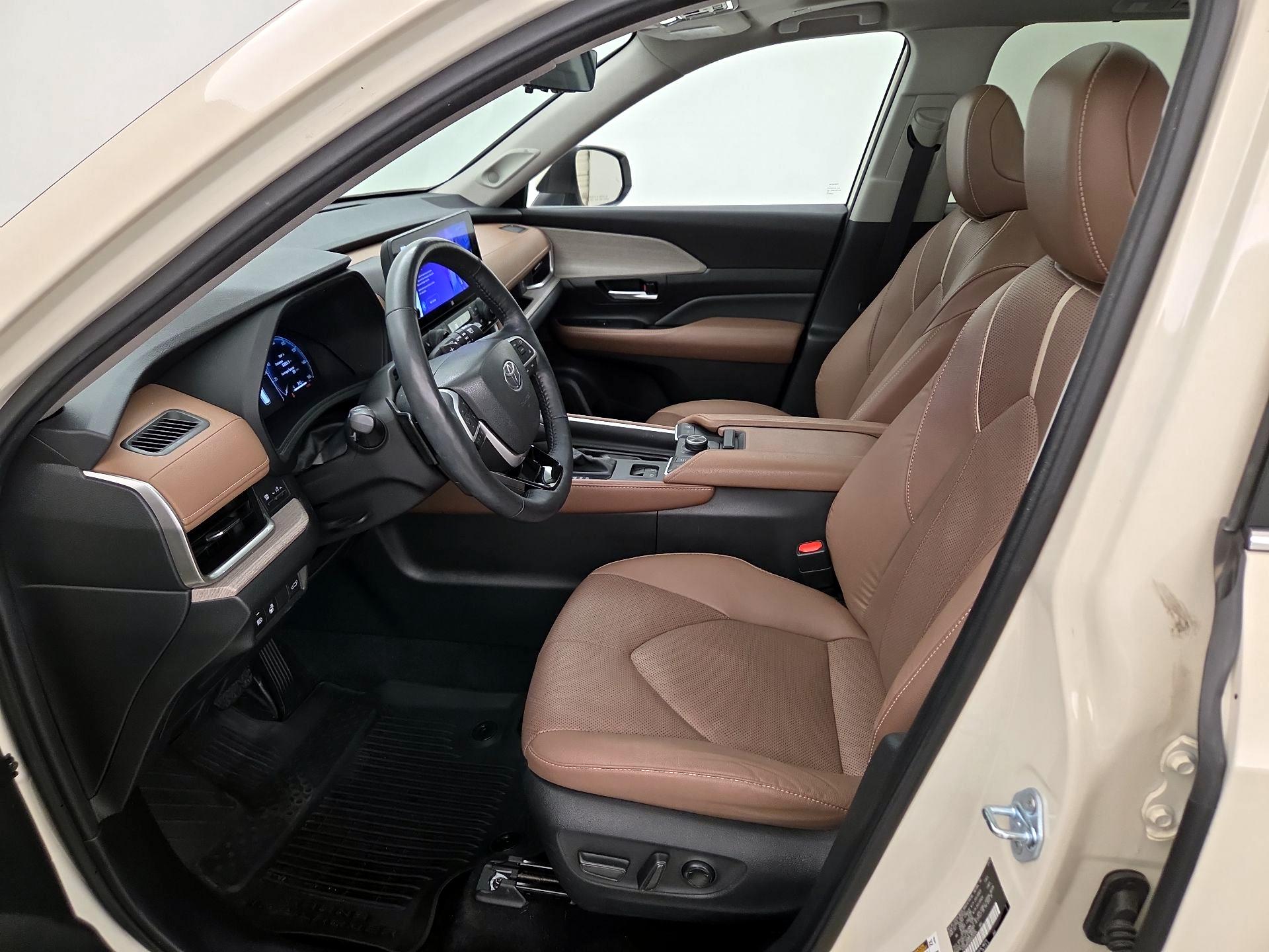 Thumbnail: 2024 Toyota Grand Highlander - 11