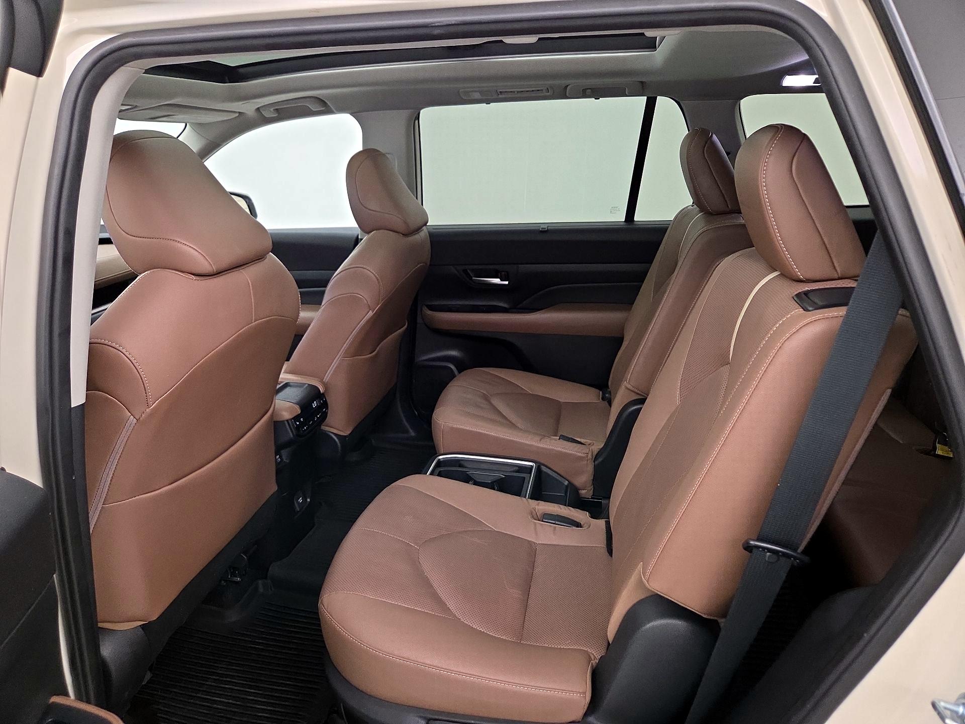 Thumbnail: 2024 Toyota Grand Highlander - 20