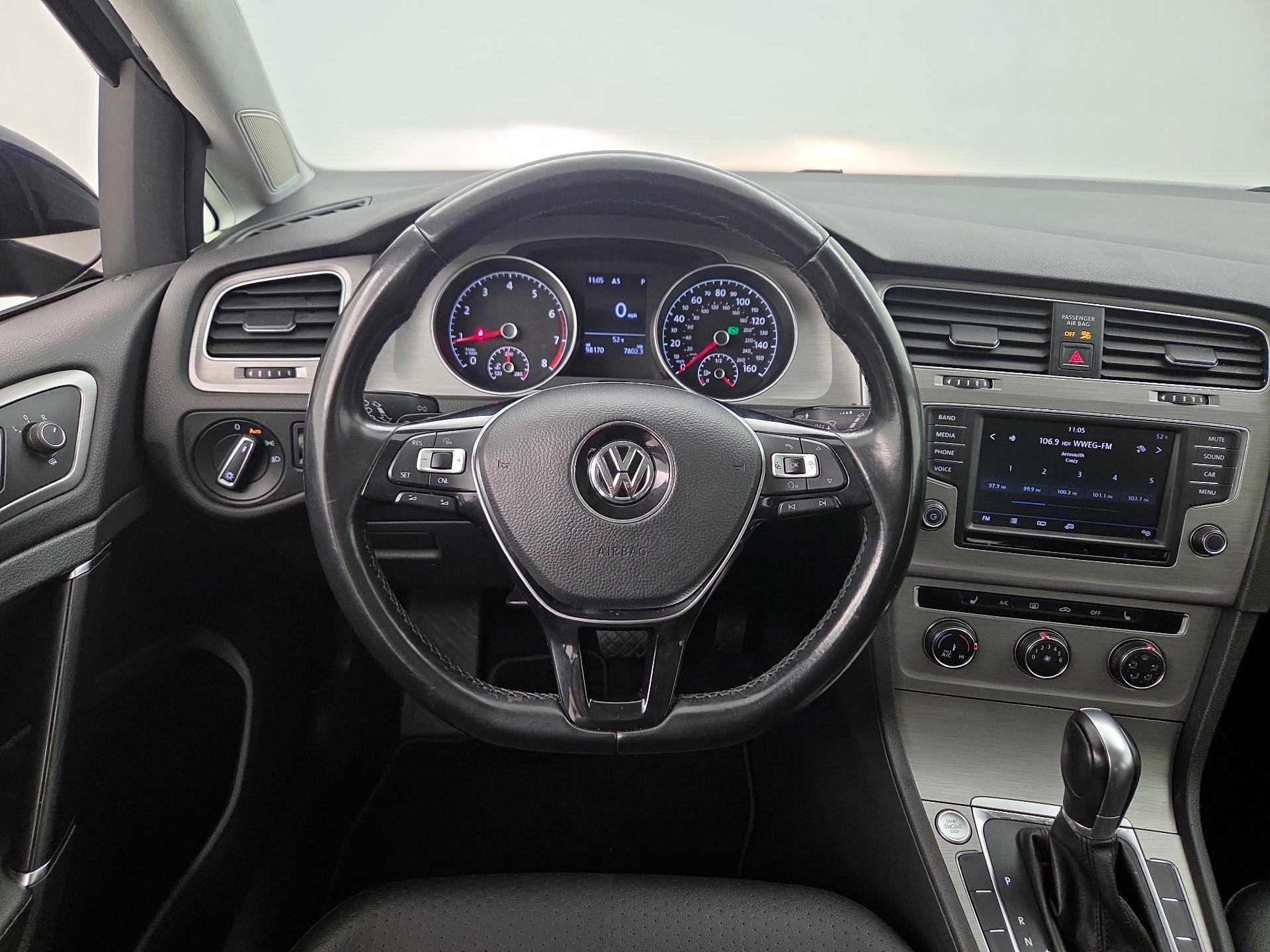 Thumbnail: 2017 Volkswagen Golf - 10