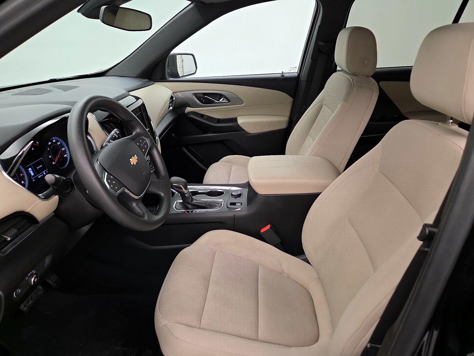 Thumbnail: 2022 Chevrolet Traverse - 11