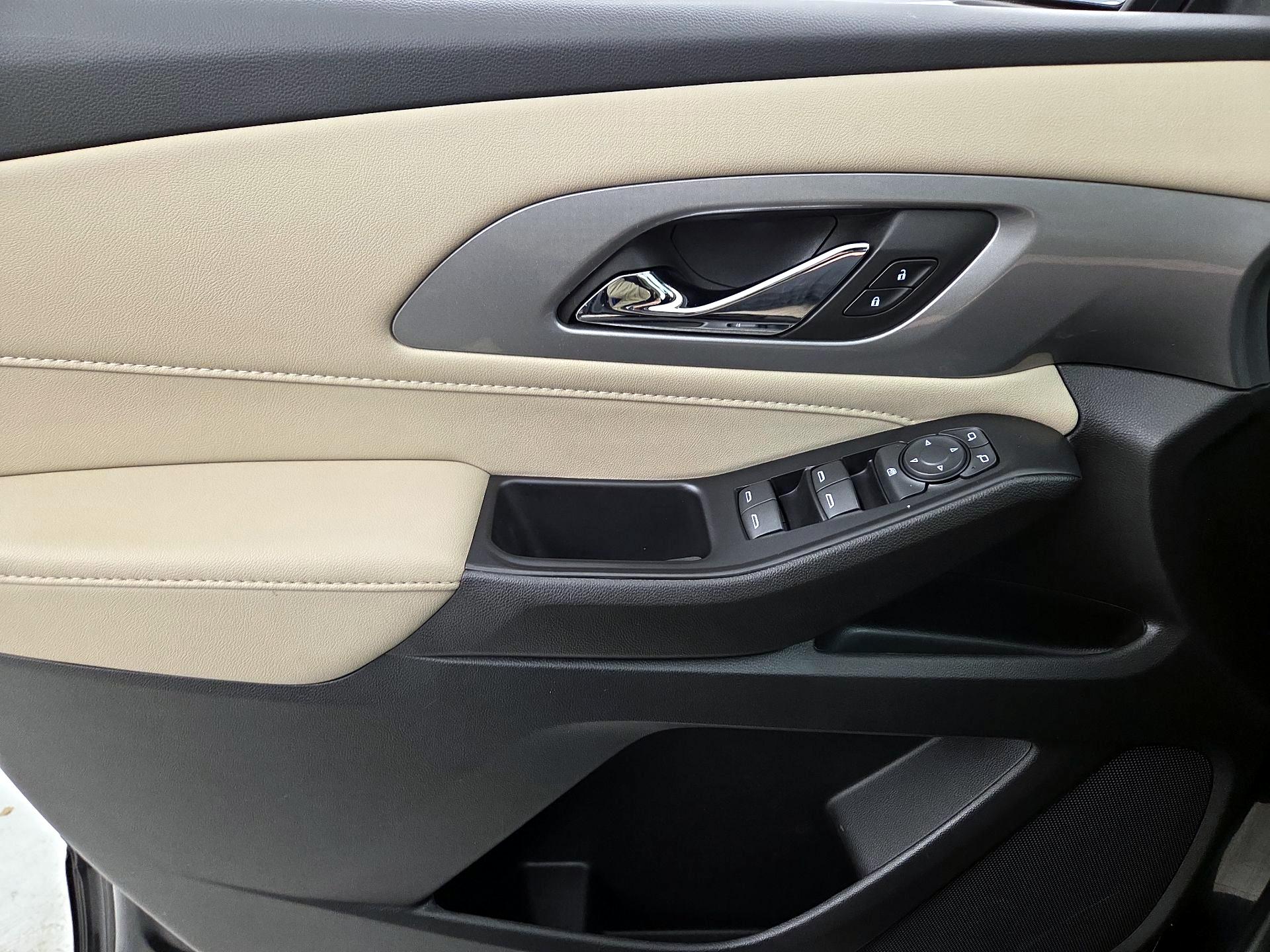 Thumbnail: 2022 Chevrolet Traverse - 12