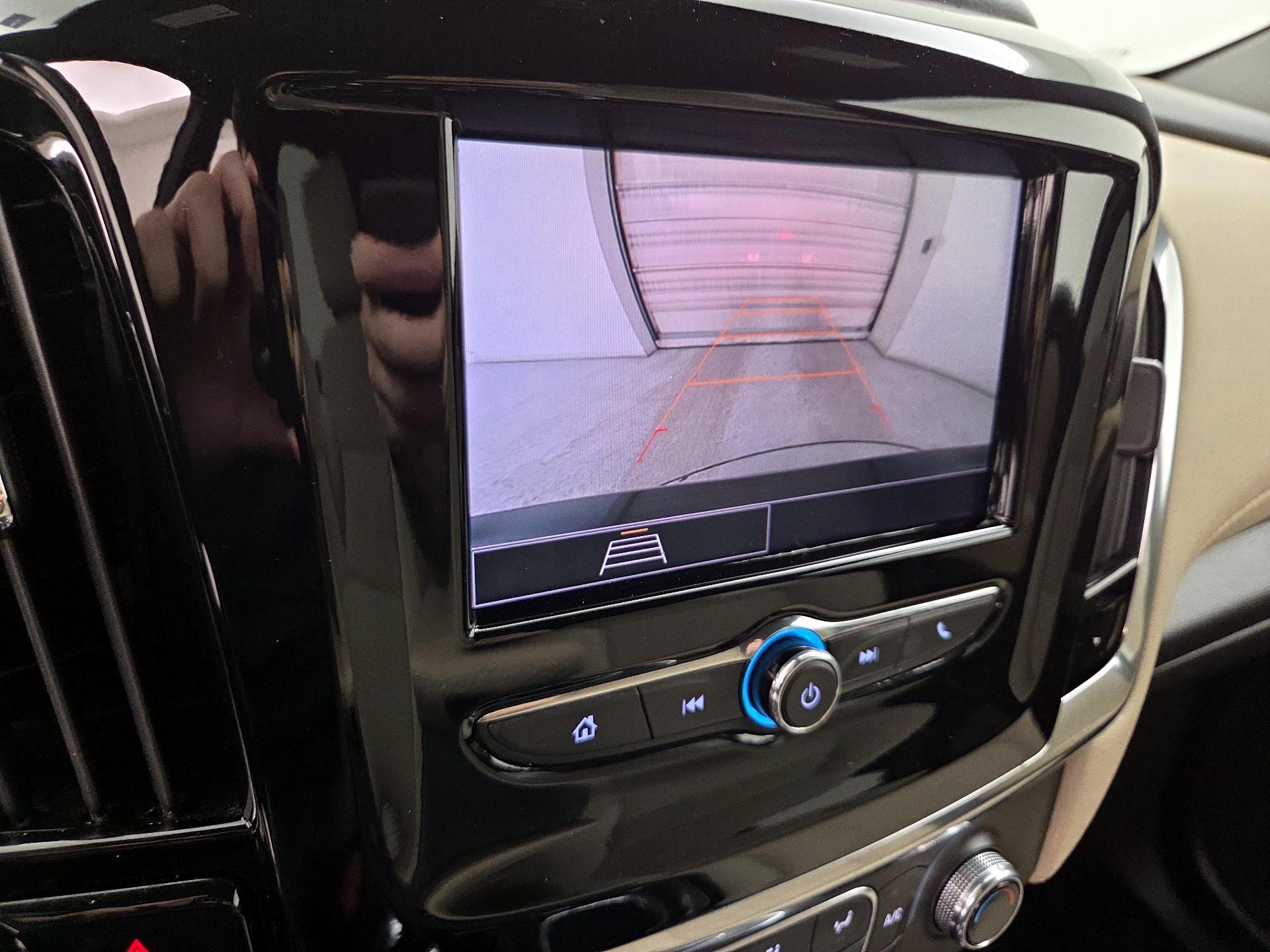 Thumbnail: 2022 Chevrolet Traverse - 14