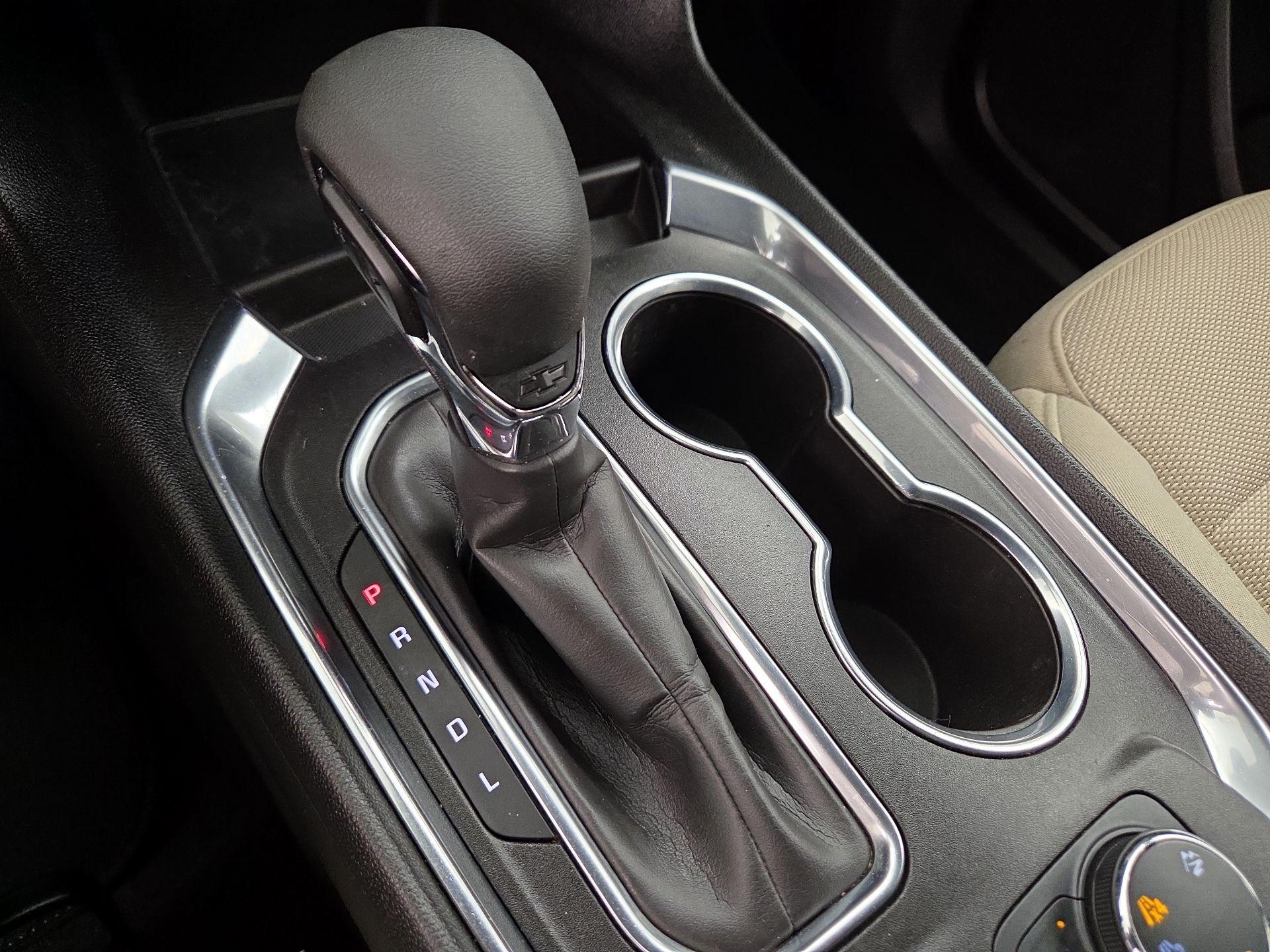 Thumbnail: 2022 Chevrolet Traverse - 17