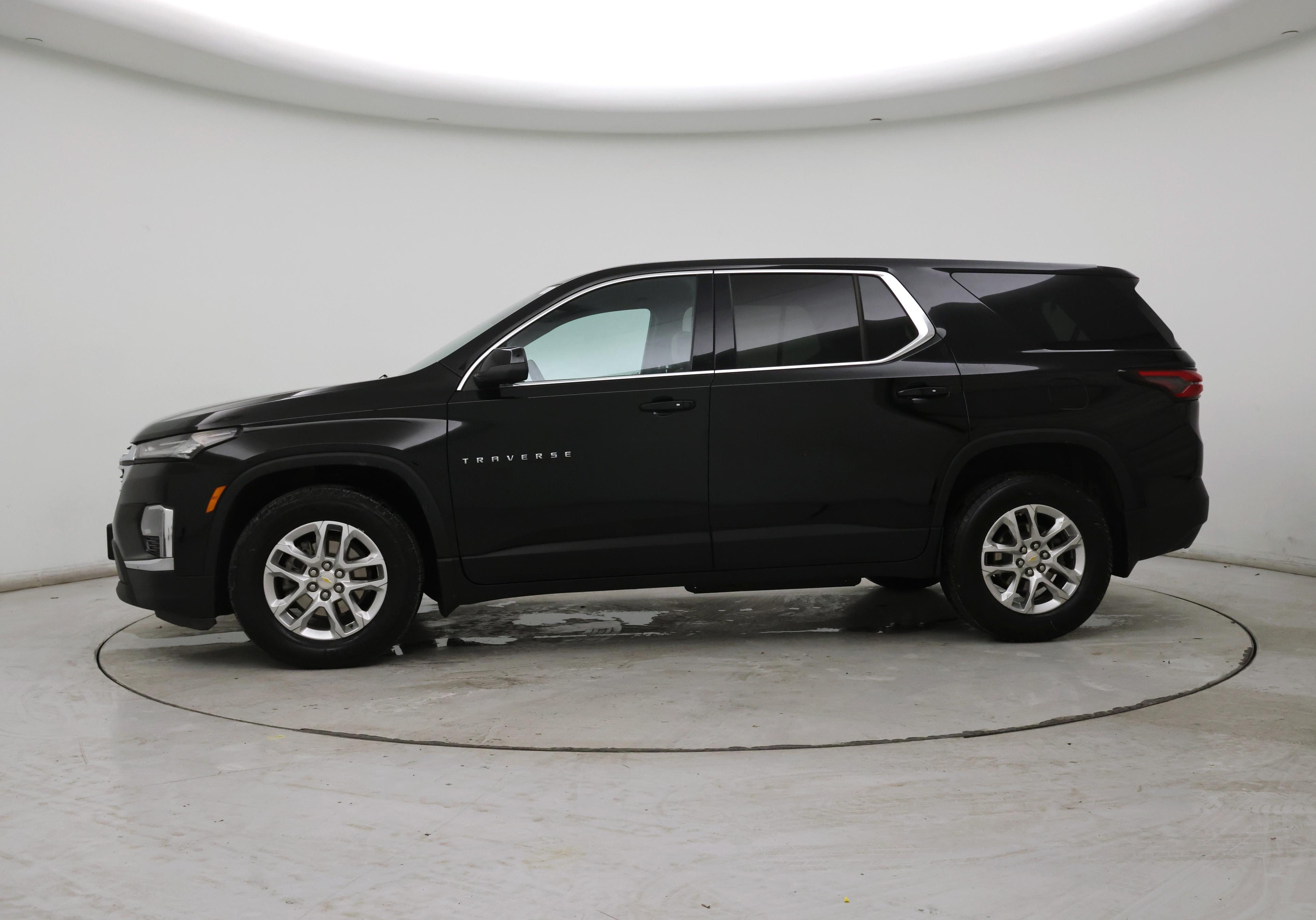 Thumbnail: 2022 Chevrolet Traverse - 3