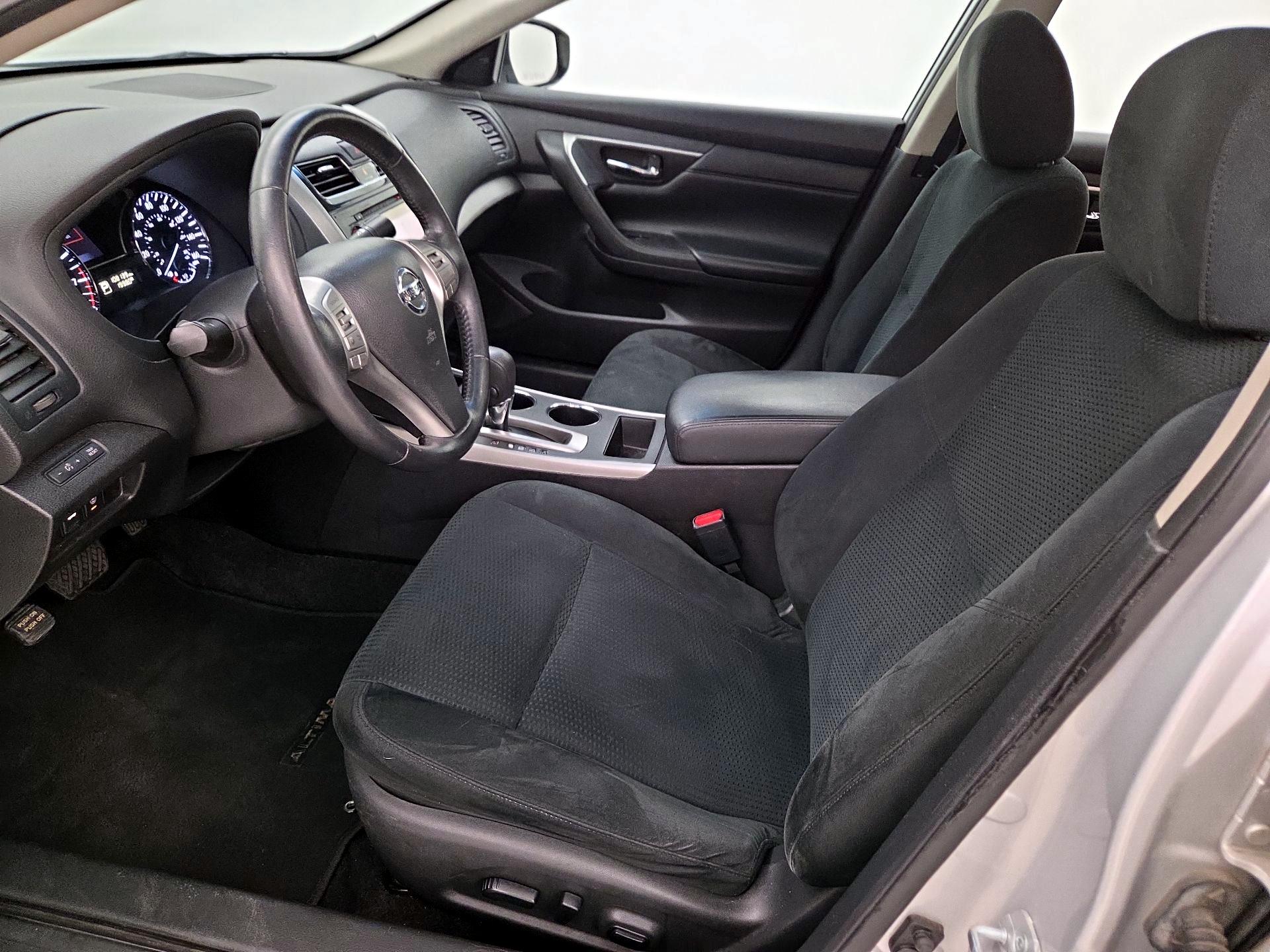 Thumbnail: 2015 Nissan Altima - 11